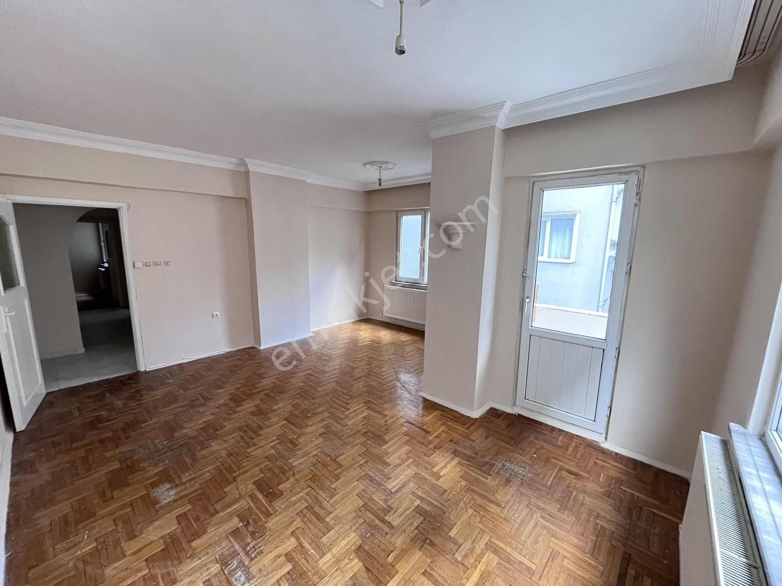 Maltepe Zümrütevlerde Palmiye Sitesi İçerisinde 3+1 Temiz 2. Kat - Görsel 16