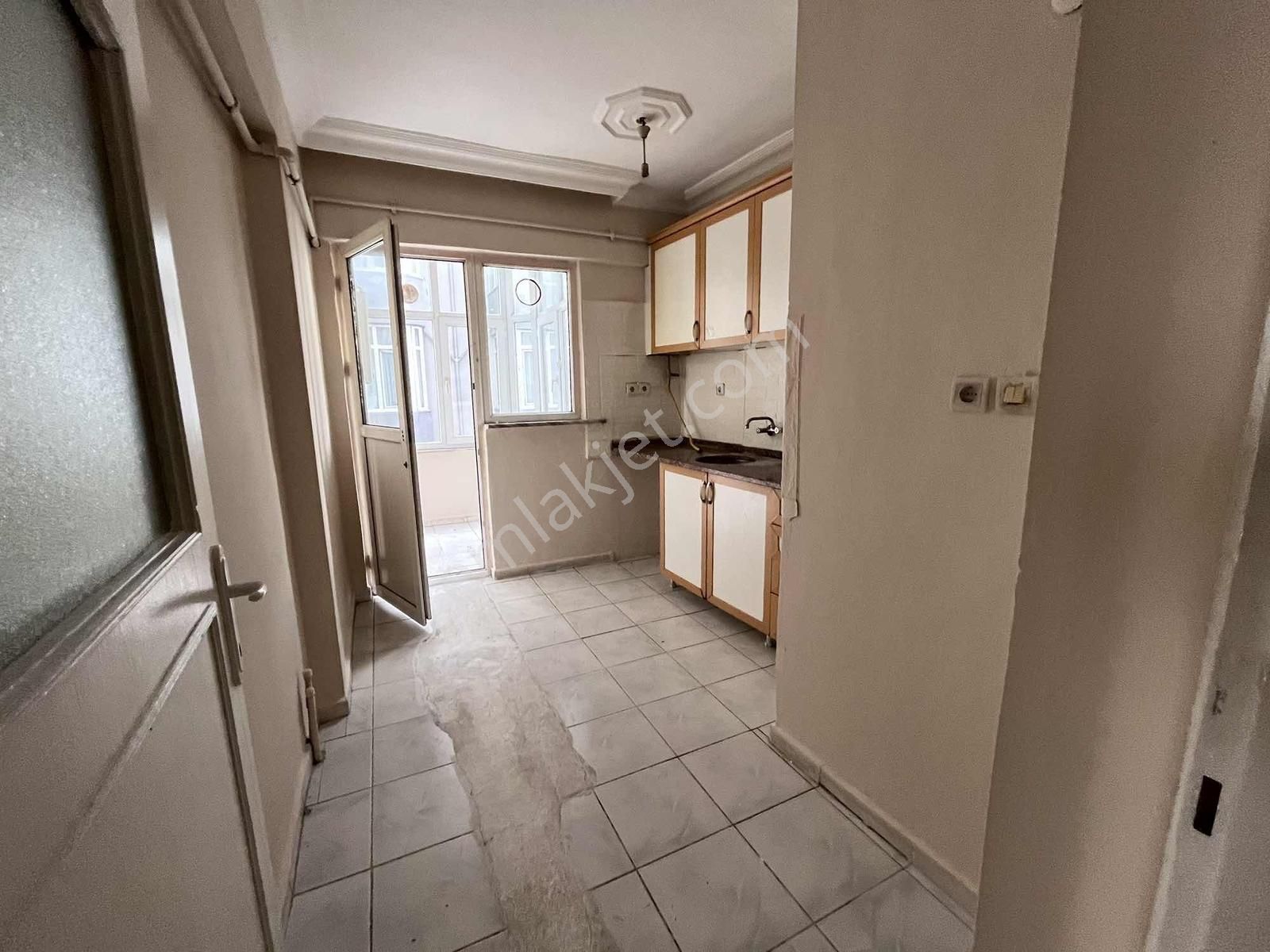 Maltepe Zümrütevlerde Palmiye Sitesi İçerisinde 3+1 Temiz 2. Kat - Görsel 34