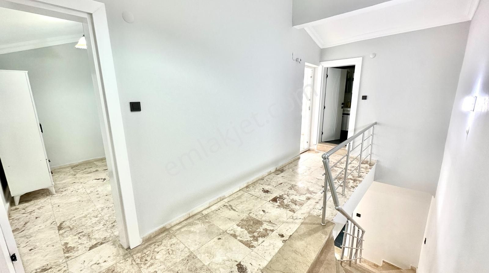 5+1 Müstakil Havuzlu Villa Kendine Ait Havuz,bahçe Ve Araç Parkı - Görsel 9