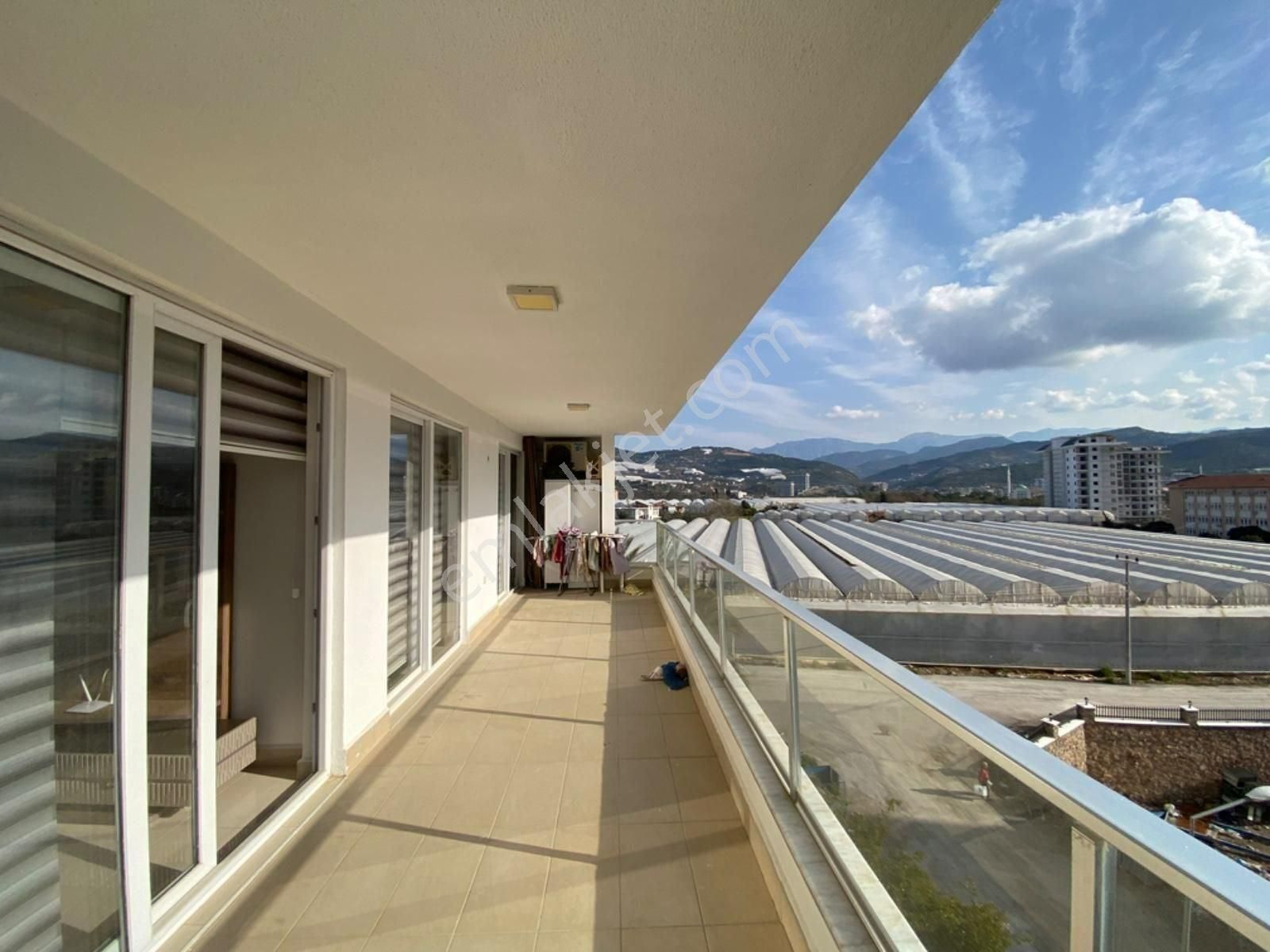 Alanya Demirtaş’ta İkamete Uygun Sitede, Sosyal Olanaklı 2+1 Daire - Görsel 16