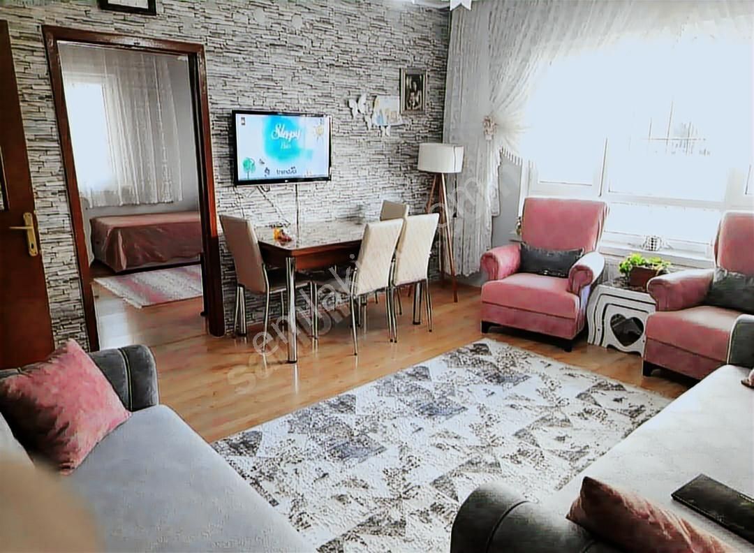 2+1 Kat Konumunda R.saydam Cadde Üzeri Full Yapılı Satılık Daire