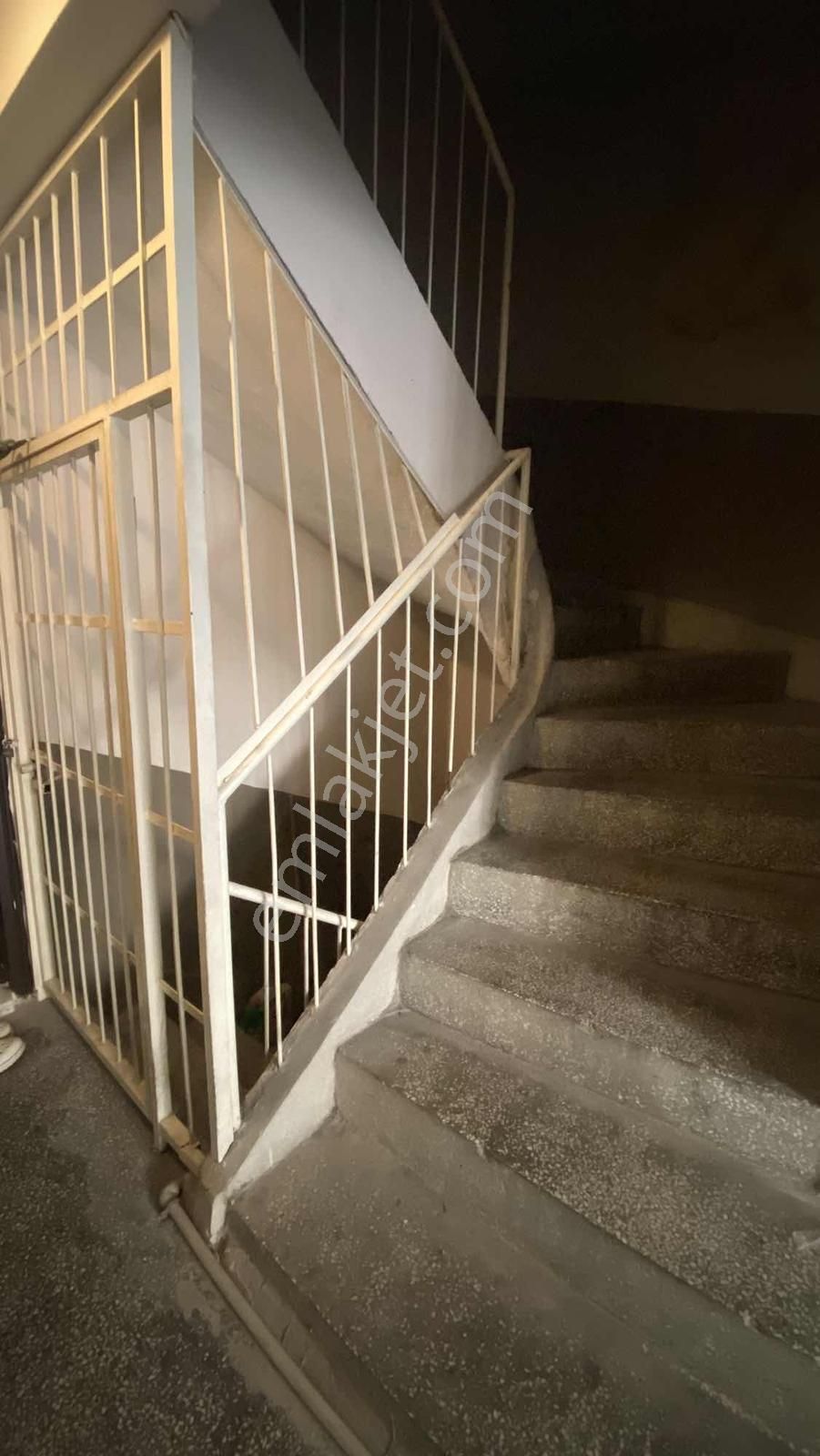 Efeler Cumhuriyet Mahallesinde Geniş 3+1 Daire - Görsel 2