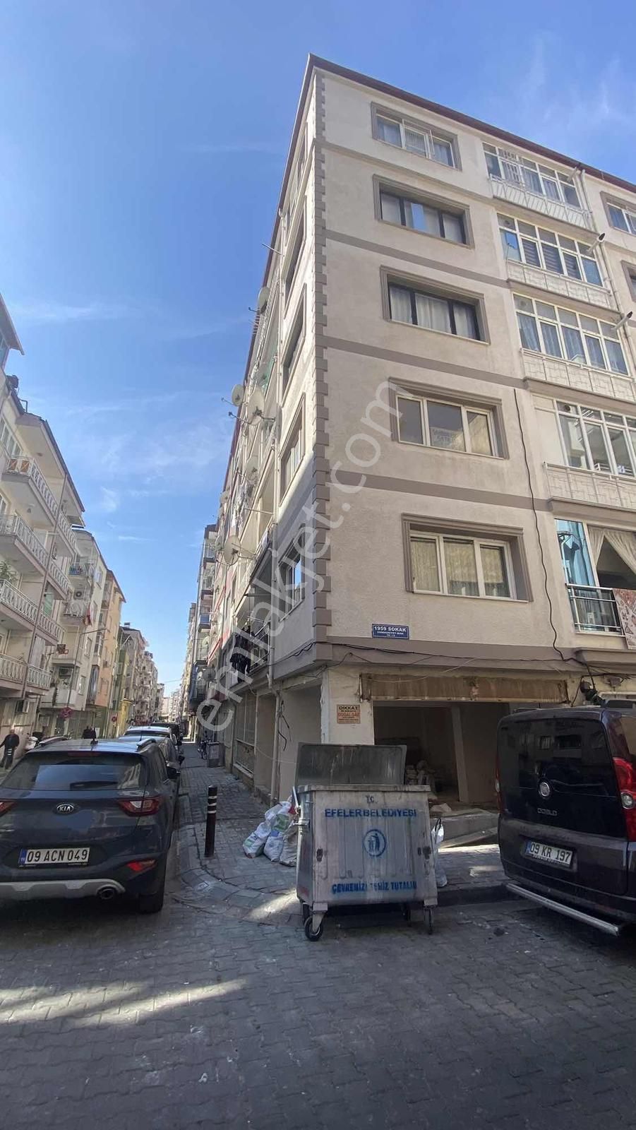 Efeler Cumhuriyet Mahallesinde Geniş 3+1 Daire - Görsel 11