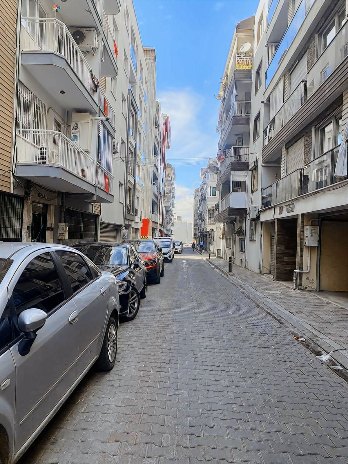 Divaland Gayrimenkulden Cumhuriyet Mahallesinde Satılık 3+1 - Görsel 2