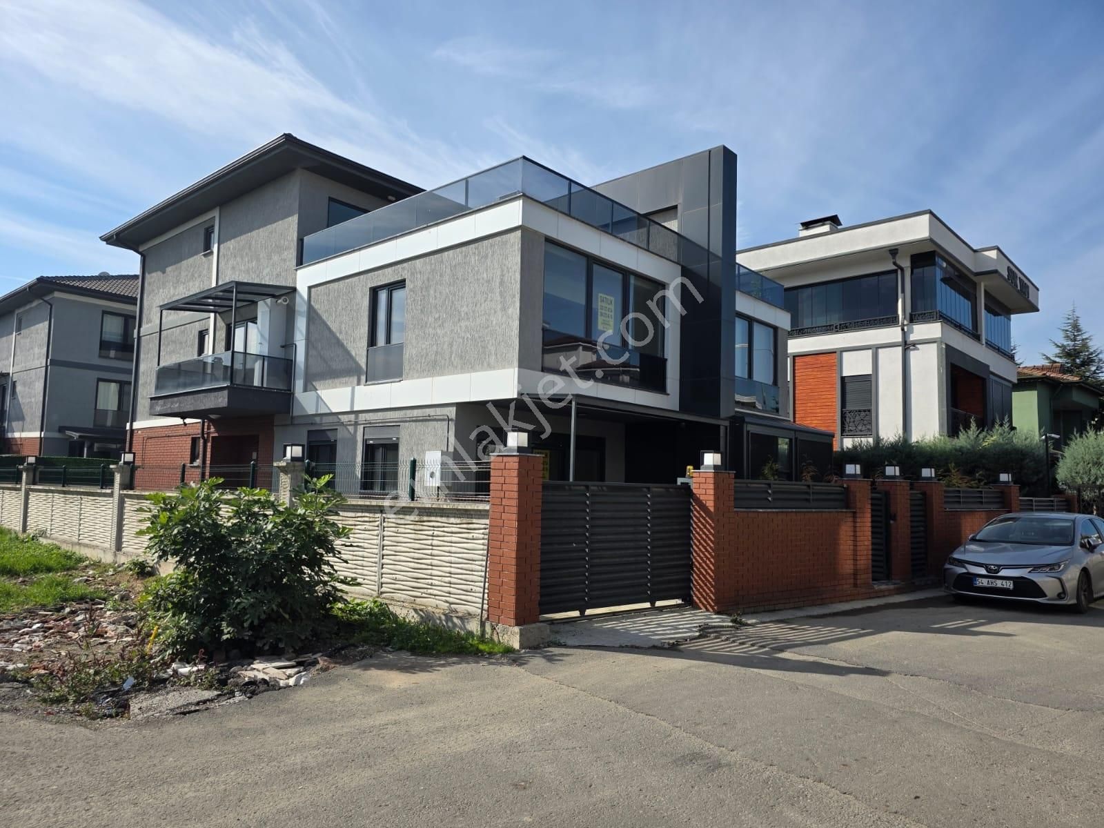 Sakarya Serdivan Avm'ye Komşu 4+1 Lüks Villa - Görsel 32