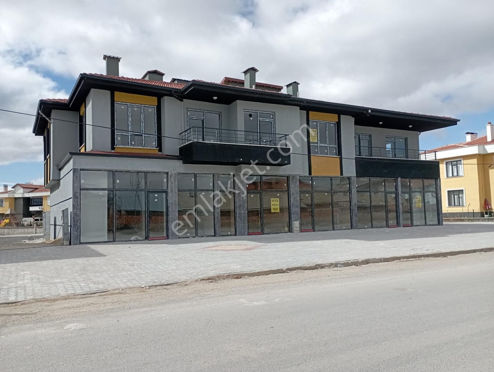 Osman Ayvaz Gayrimenkulden Bahçeşehirde Satılık İşyeri - Görsel 7