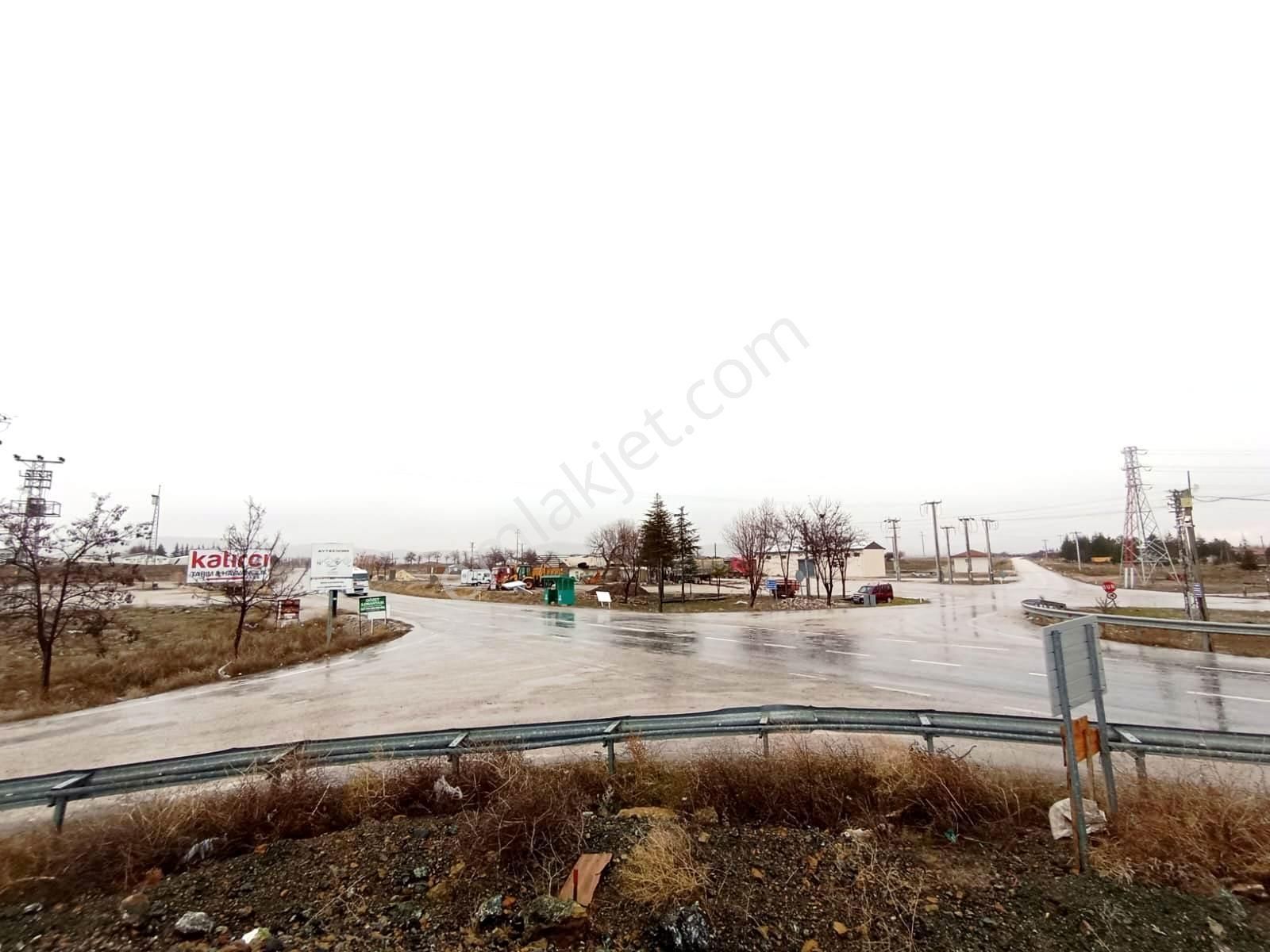 Hatunsarayda 2.084 Metre Arsa Üzerinde Kurulu İşyeri