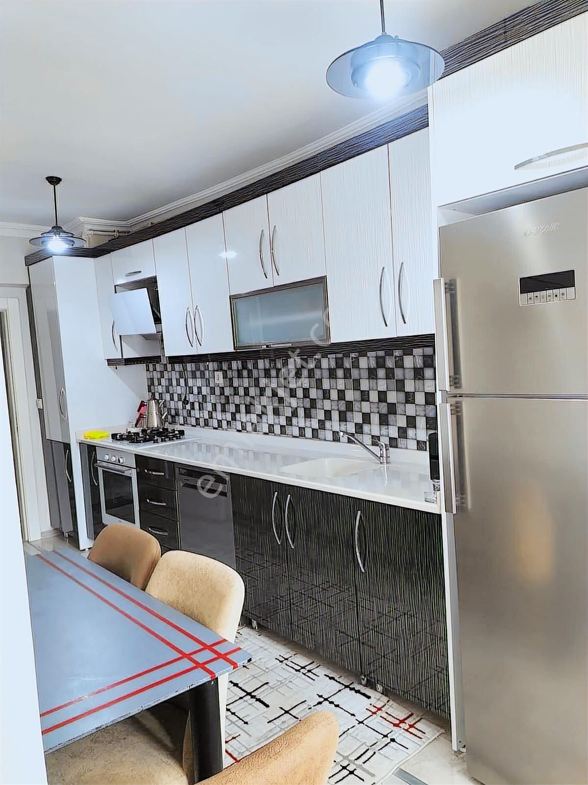 Serhat 100 Evlerde Metroya Yakın, Bakımlı 3+1 Fırsat Daire - Görsel 2