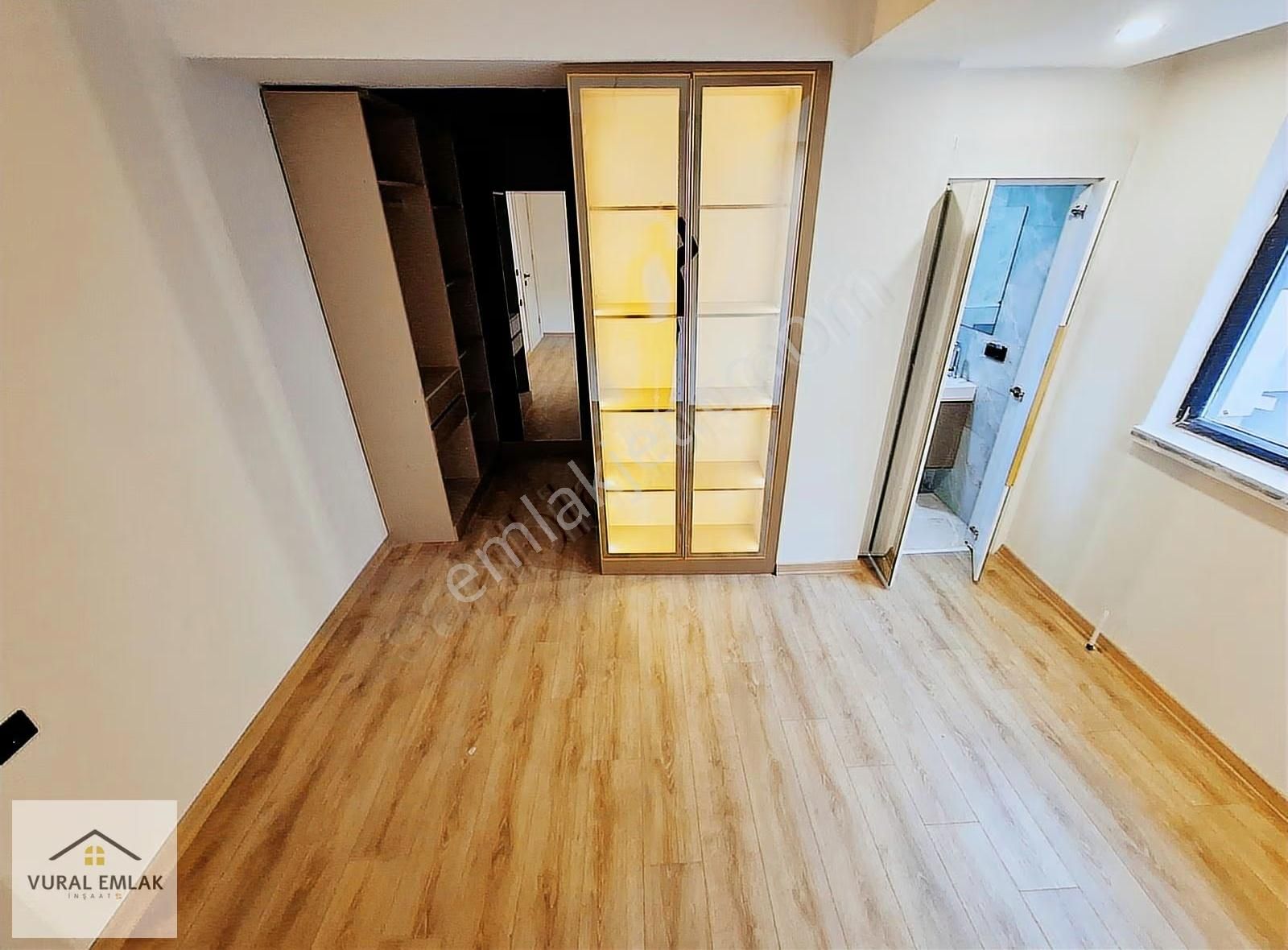 Vural'dan Yenikent'de Merkezi Güzergahta 4+1 İskanlı 170m2 Acill - Görsel 25