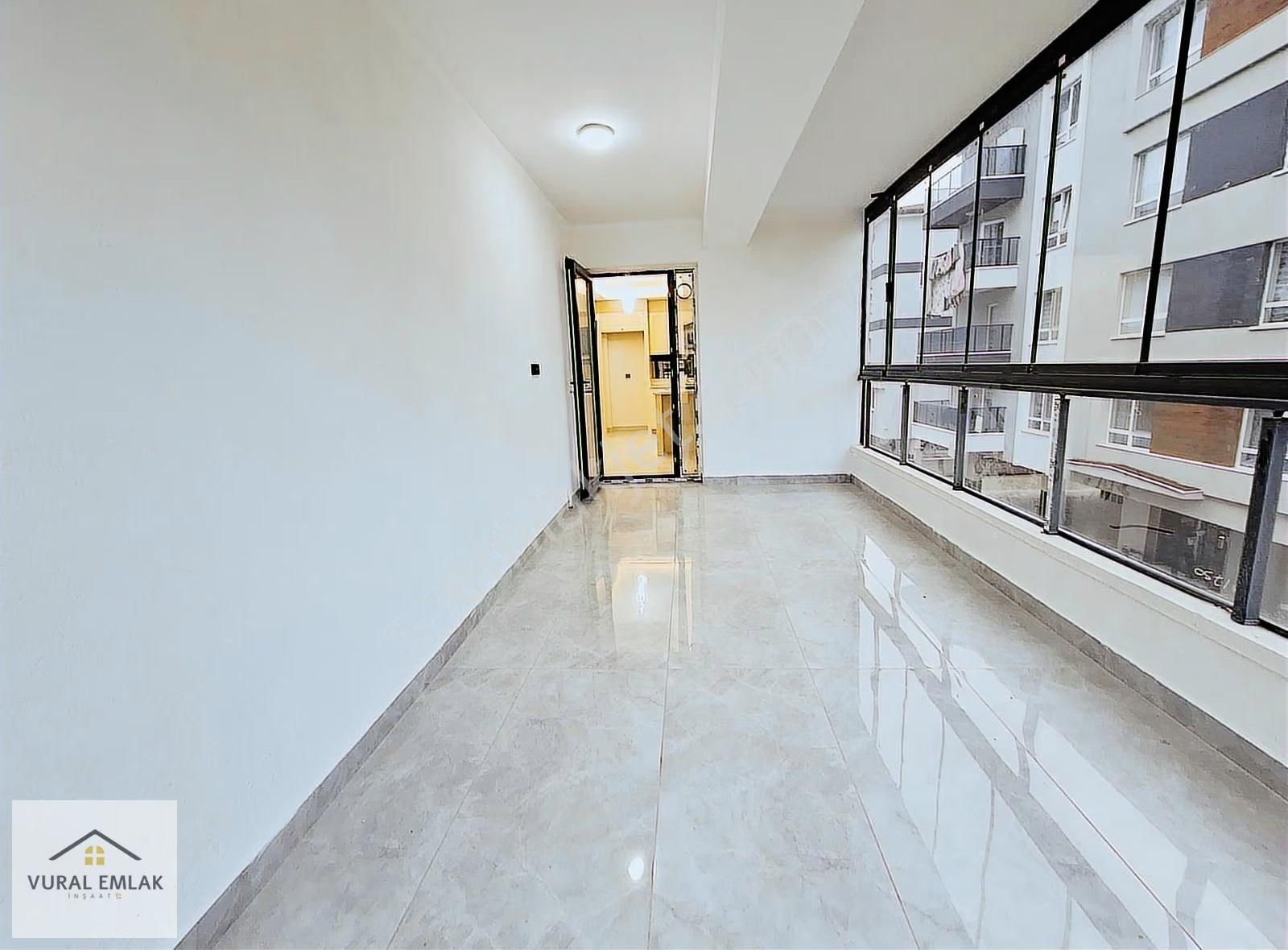 Vural'dan Yenikent'de Merkezi Güzergahta 4+1 İskanlı 170m2 Acill - Görsel 6