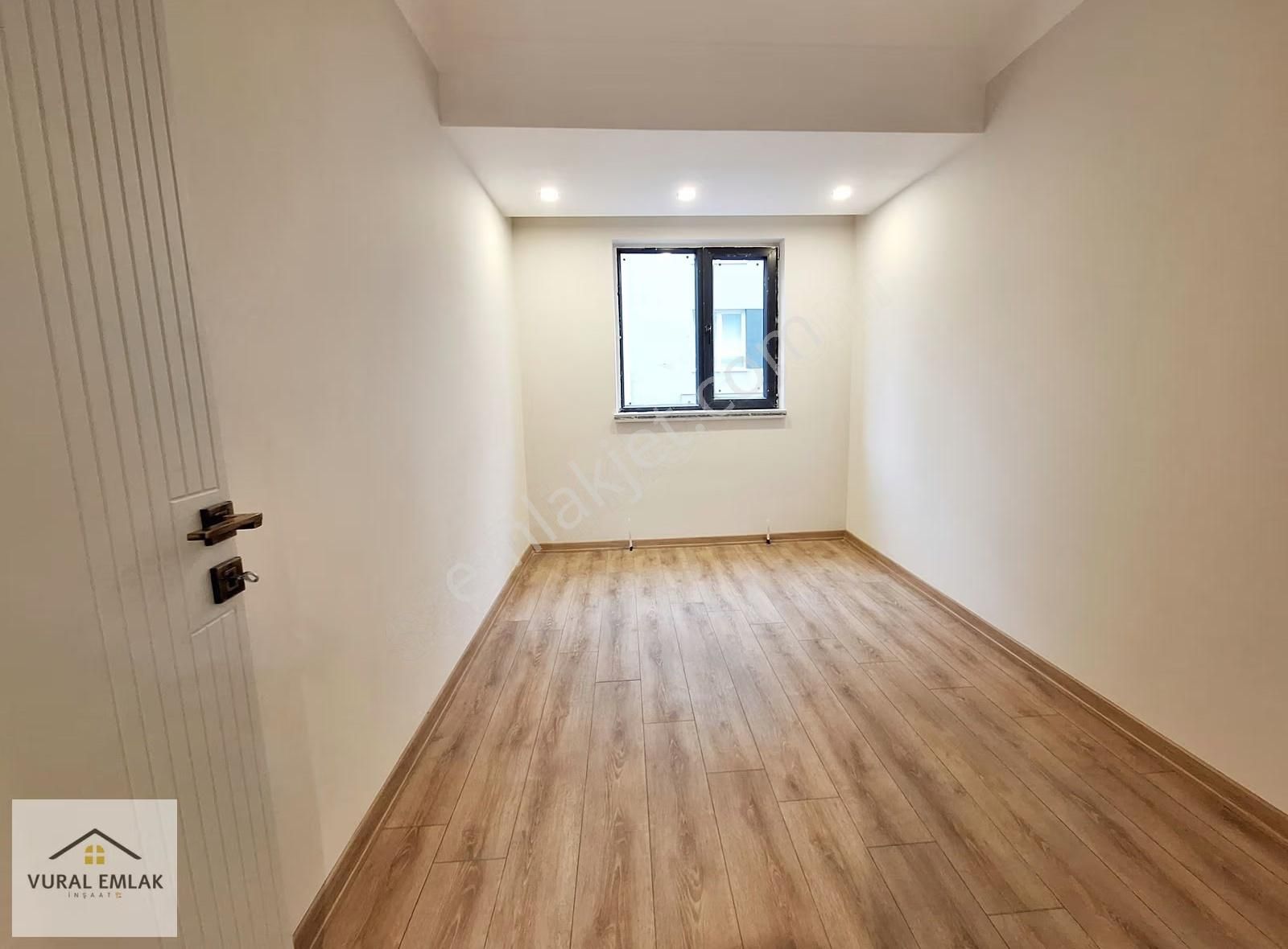 Vural'dan Yenikent'de Merkezi Güzergahta 4+1 İskanlı 170m2 Acill - Görsel 11