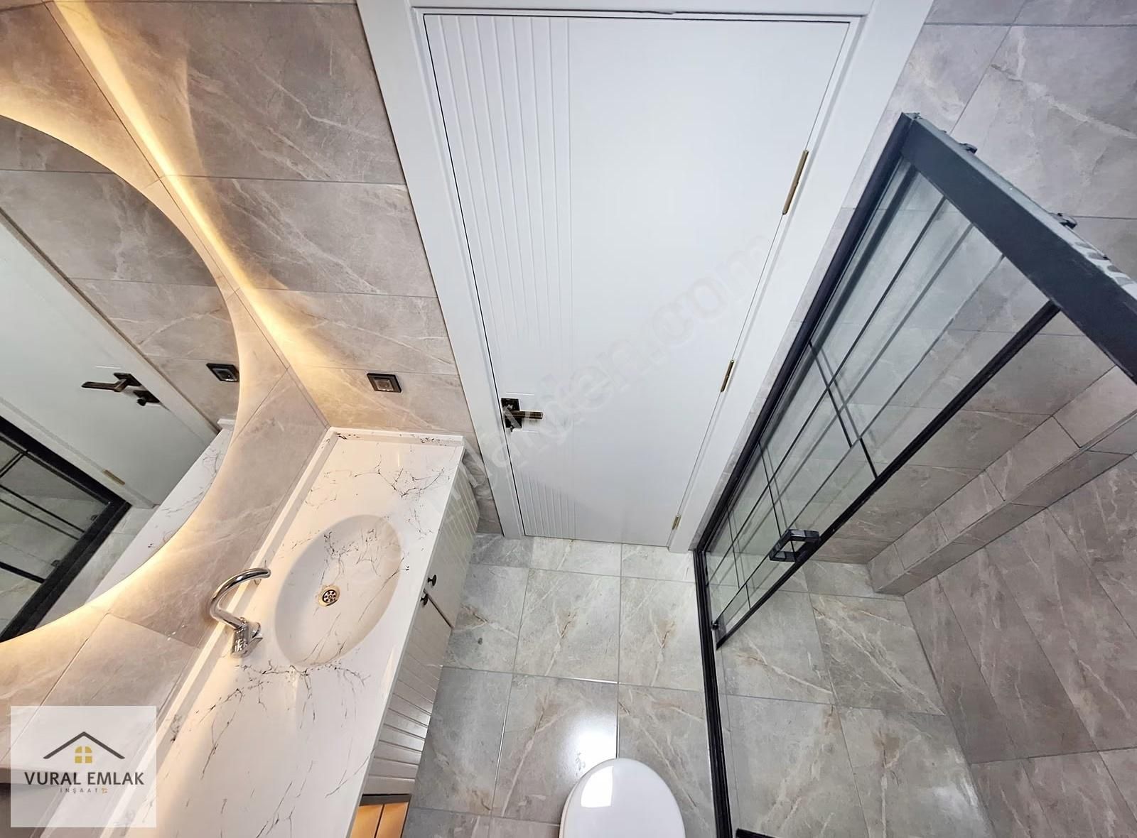 Vural'dan Yenikent'de Merkezi Güzergahta 4+1 İskanlı 170m2 Acill - Görsel 8