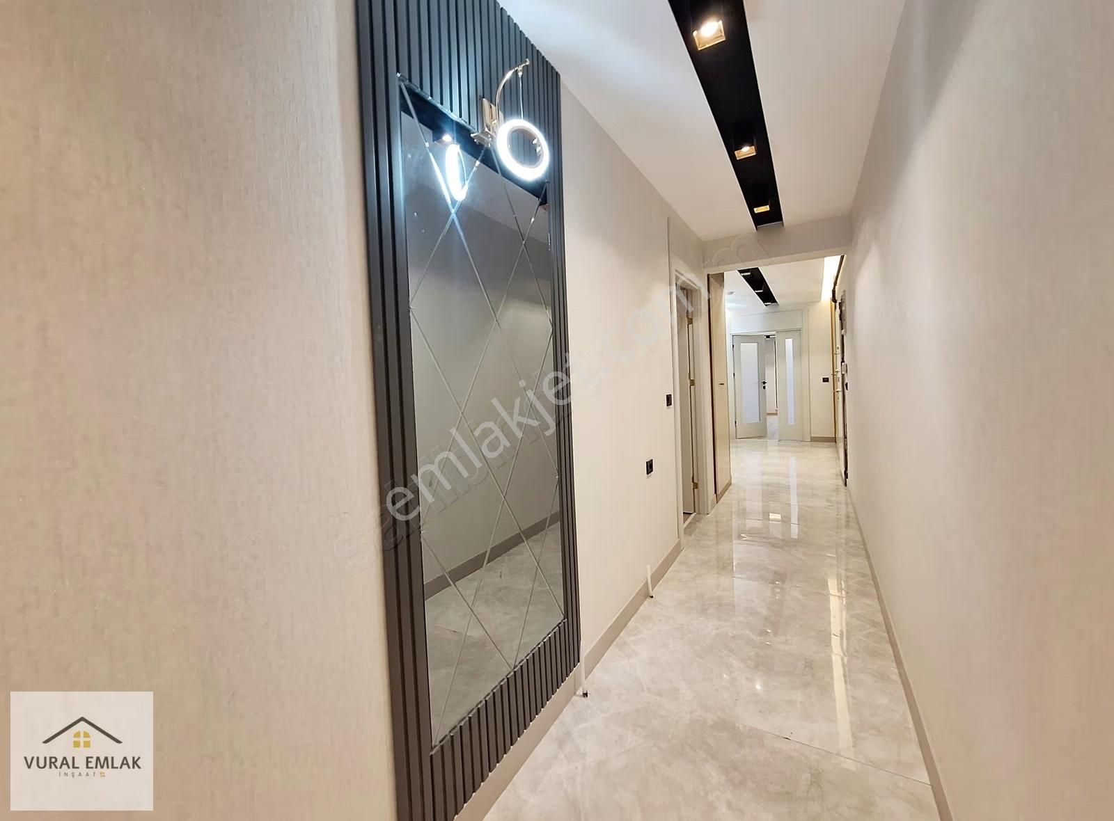 Vural'dan Yenikent'de Merkezi Güzergahta 4+1 İskanlı 170m2 Acill - Görsel 35