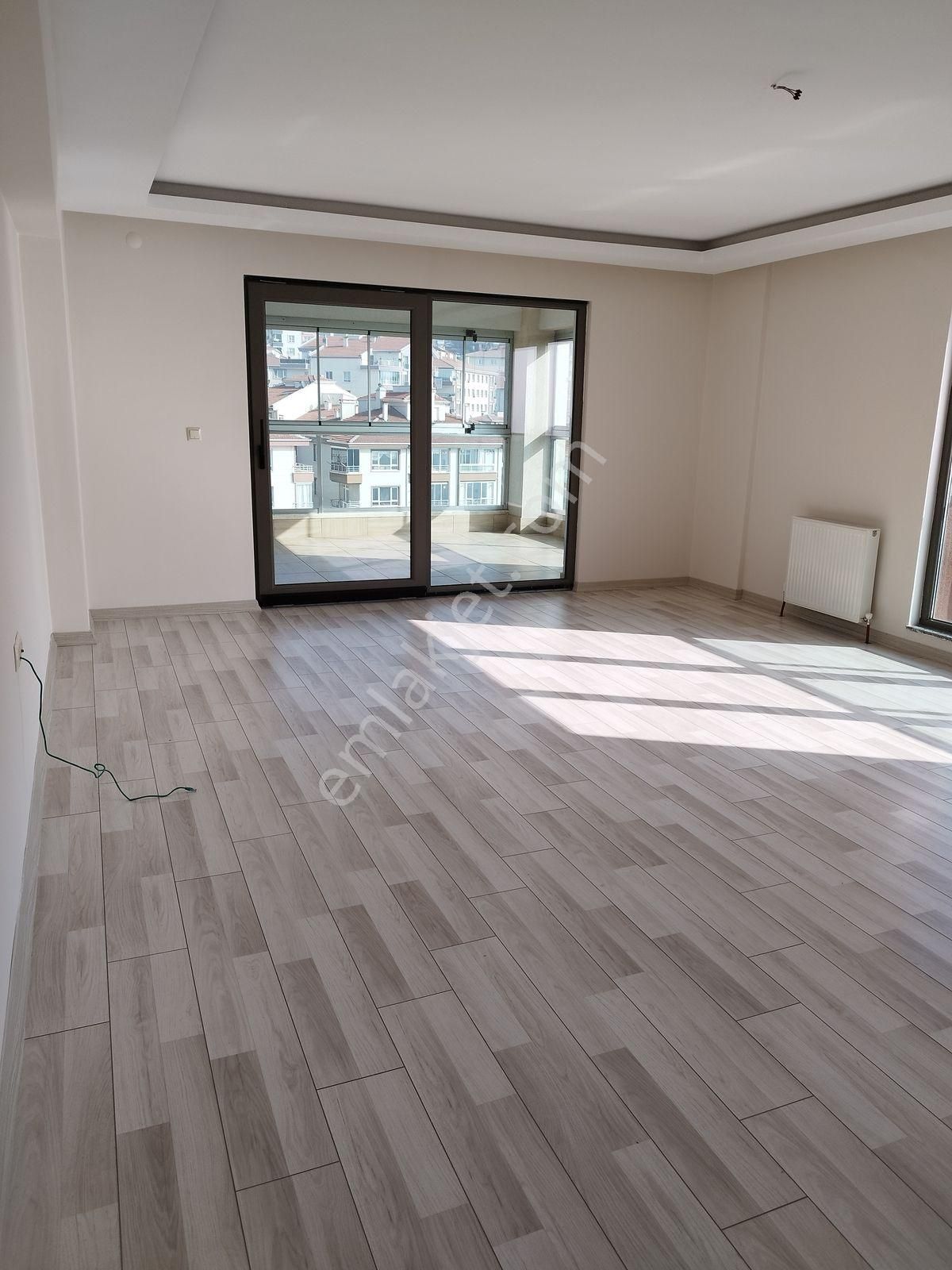 Realty Gate Gayri Menkulden Ovacık'ta Kiralık 4+1 Site Dairesi - Görsel 8