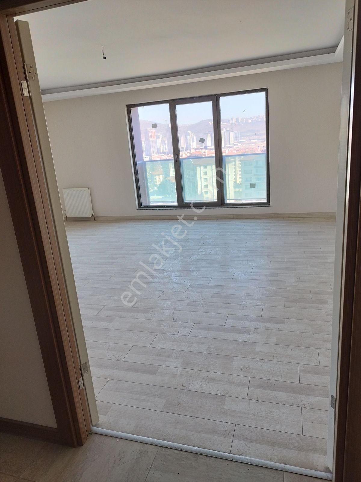 Realty Gate Gayri Menkulden Ovacık'ta Kiralık 4+1 Site Dairesi - Görsel 2