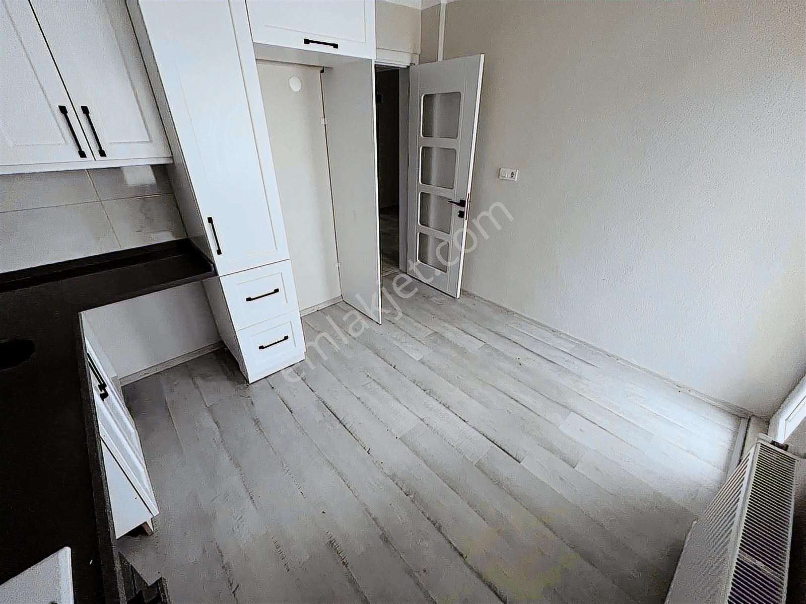 Gömeç Kemalpaşa Hastane Ve Okul Sokağında Kiralık 2+1 Daire - Görsel 10