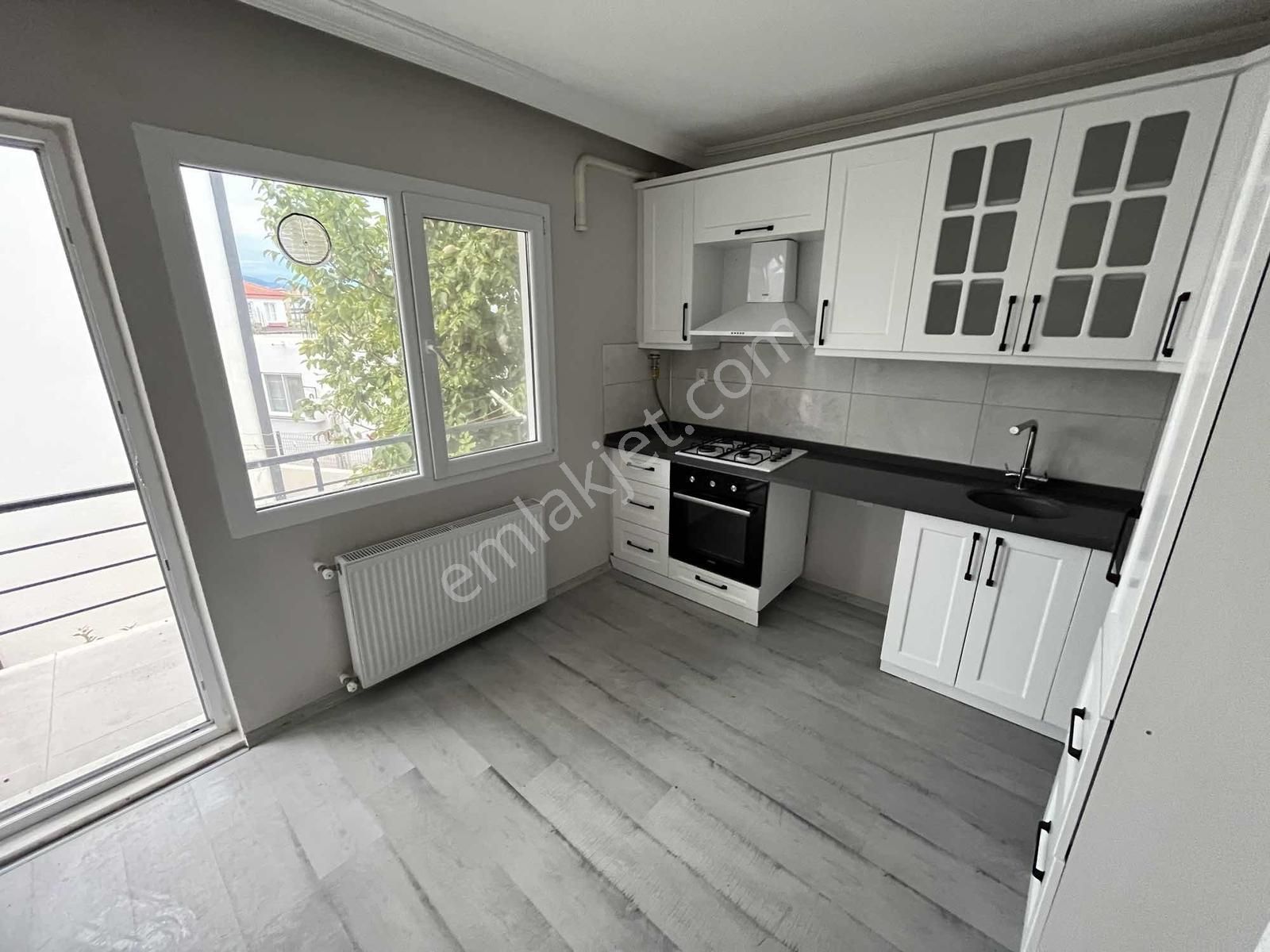 Gömeç Kemalpaşa Hastane Ve Okul Sokağında Kiralık 2+1 Daire - Görsel 22