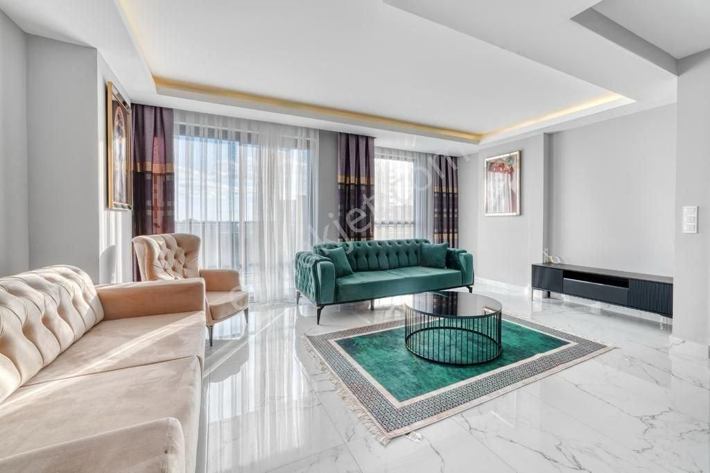Alanya Mahmutlar Lüks Mobilyalı 2+1 Satılık Site İçerisinde Daire