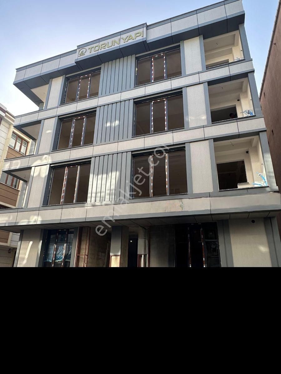 Küçükçekmecede 1+1 Yüksek Giriş Mayıs Teslim Nezih Sokakta