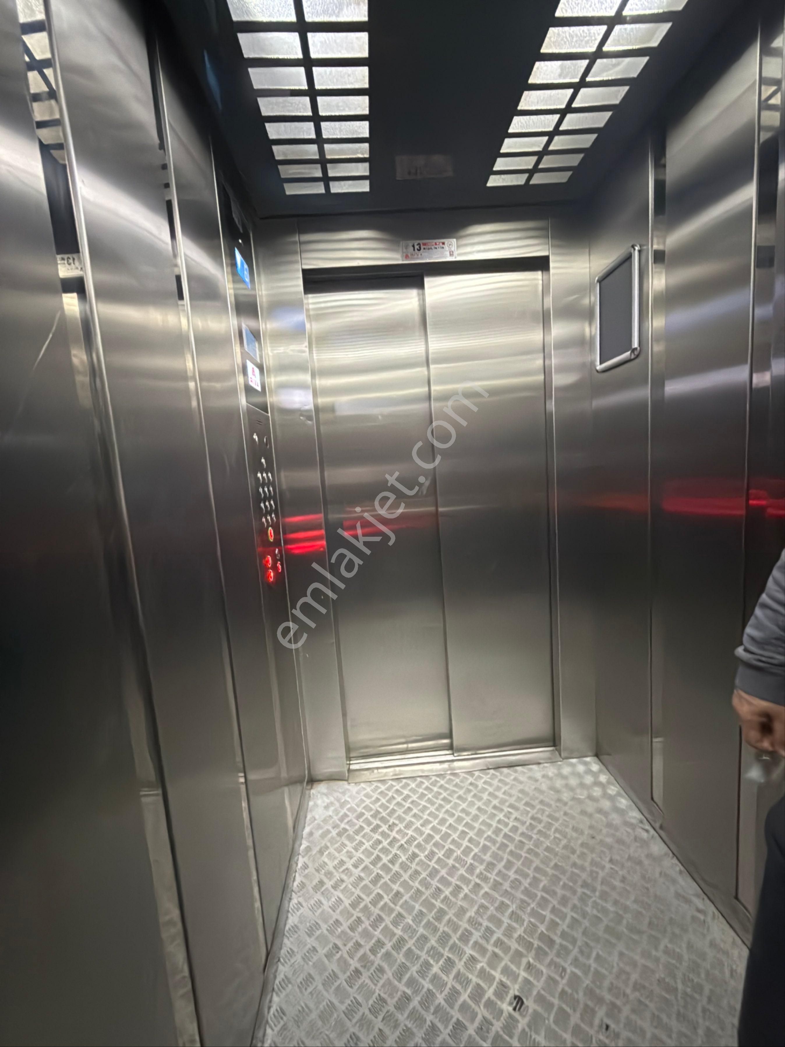 Adana’nın En Elit Sitelerinden Begoviç Bulvarı’nda 1+1 Ultra Vip Eşyalı Kiralık Daire - Görsel 35