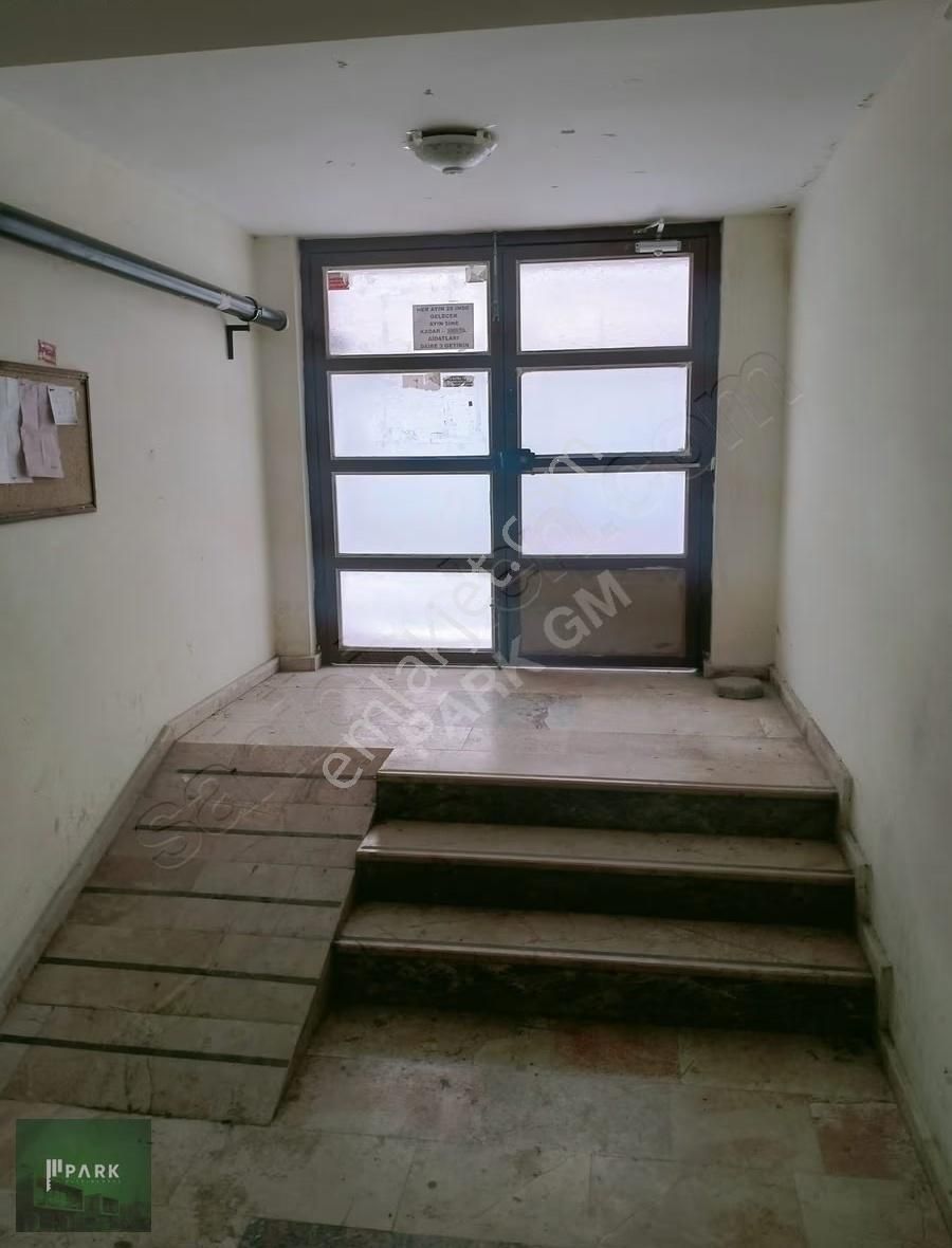 Park Gayrimenkul'den Eczacılık Fakültesi Yakını Kiralık 1+1 - Görsel 4