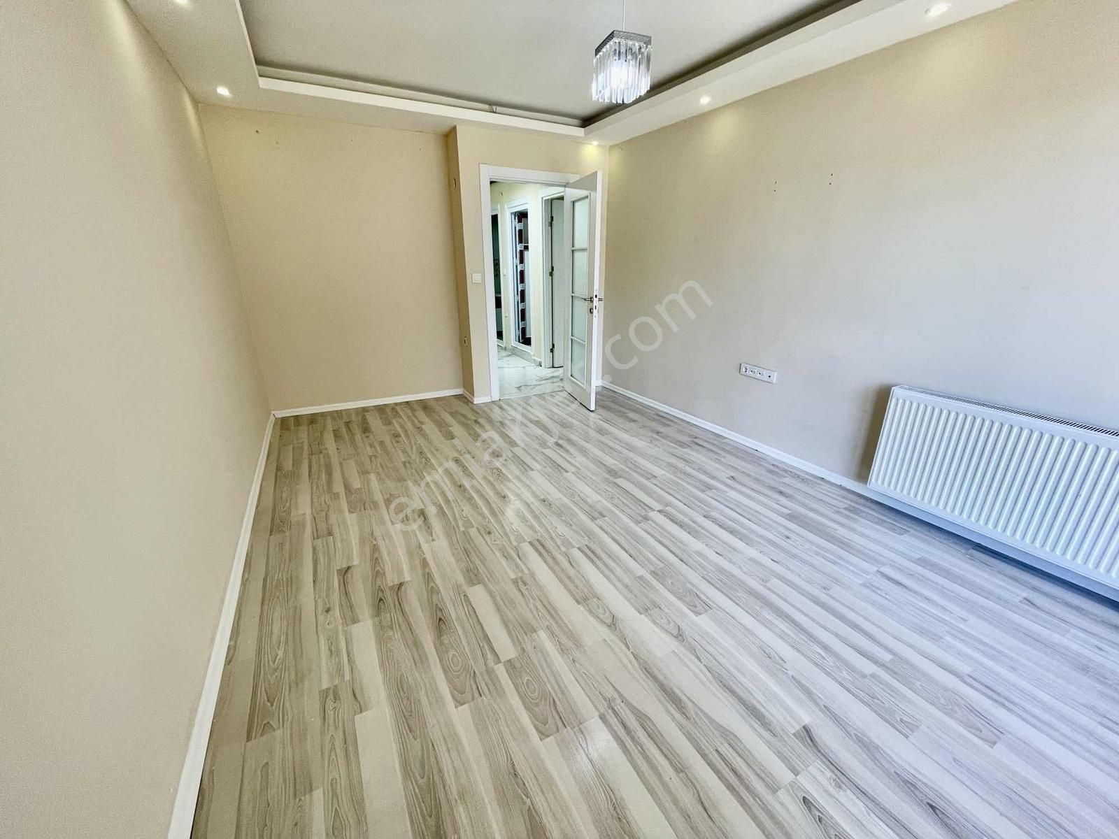 Eser Yapıdan Satılık2+1 90m2 Balkonlu Arakat Gibi Y Giriş