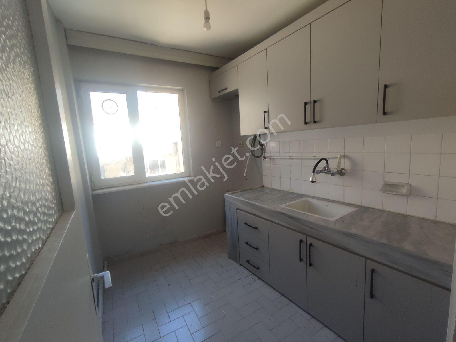 Gazcılarda Aile Apartmanında 2+1 90 M2 Kombili-toki Karşısı - Görsel 2