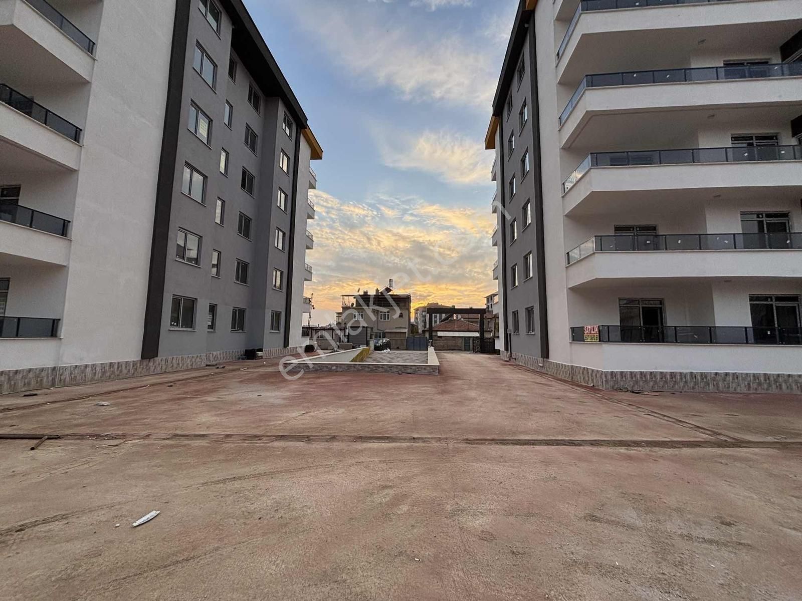 Cemil Şimşekten Selim Sultan Mah Ara Kat Sıfır 4+1 Satlık Daire - Görsel 11