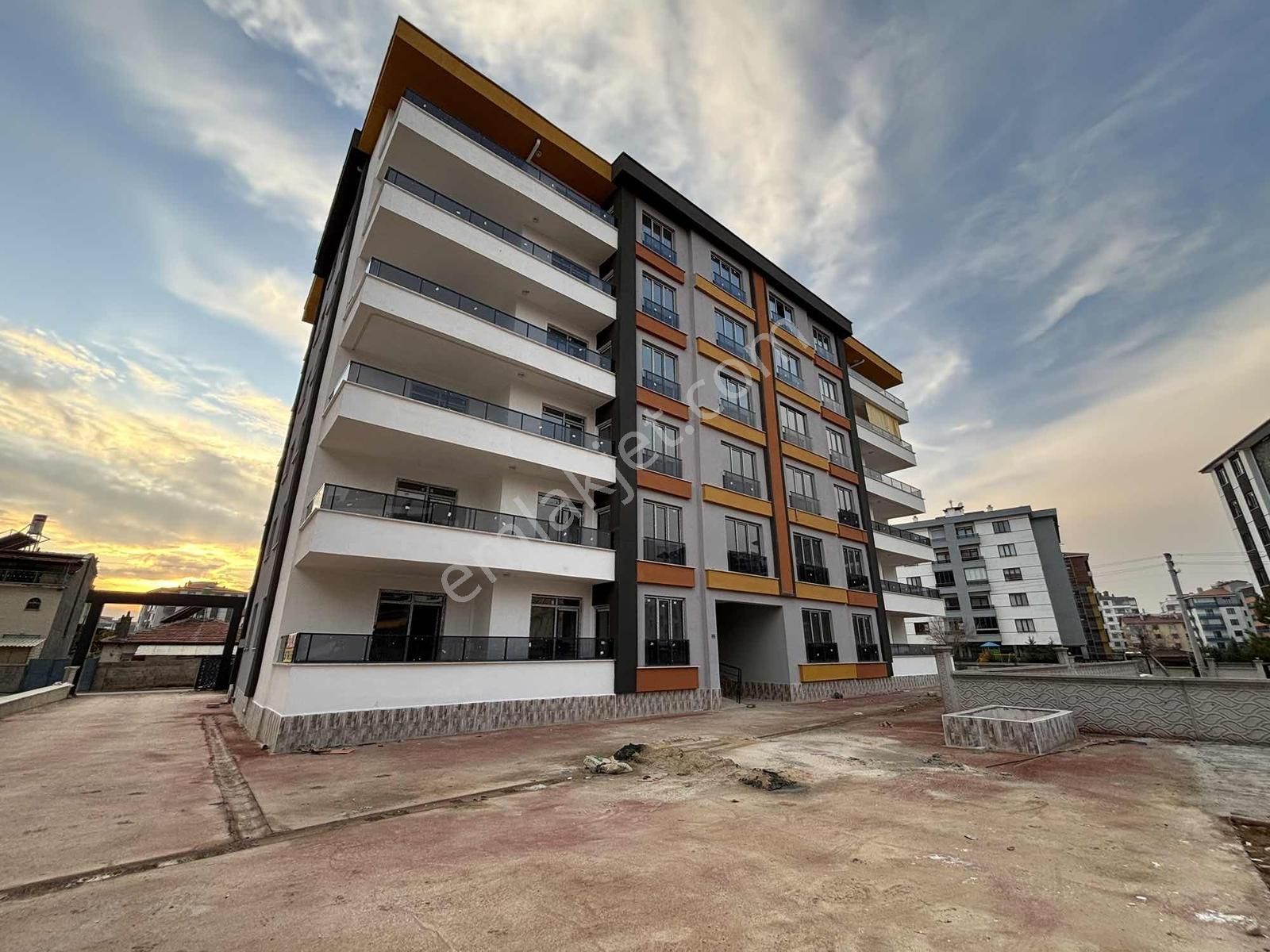 Cemil Şimşekten Selim Sultan Mah Ara Kat Sıfır 4+1 Satlık Daire - Görsel 8