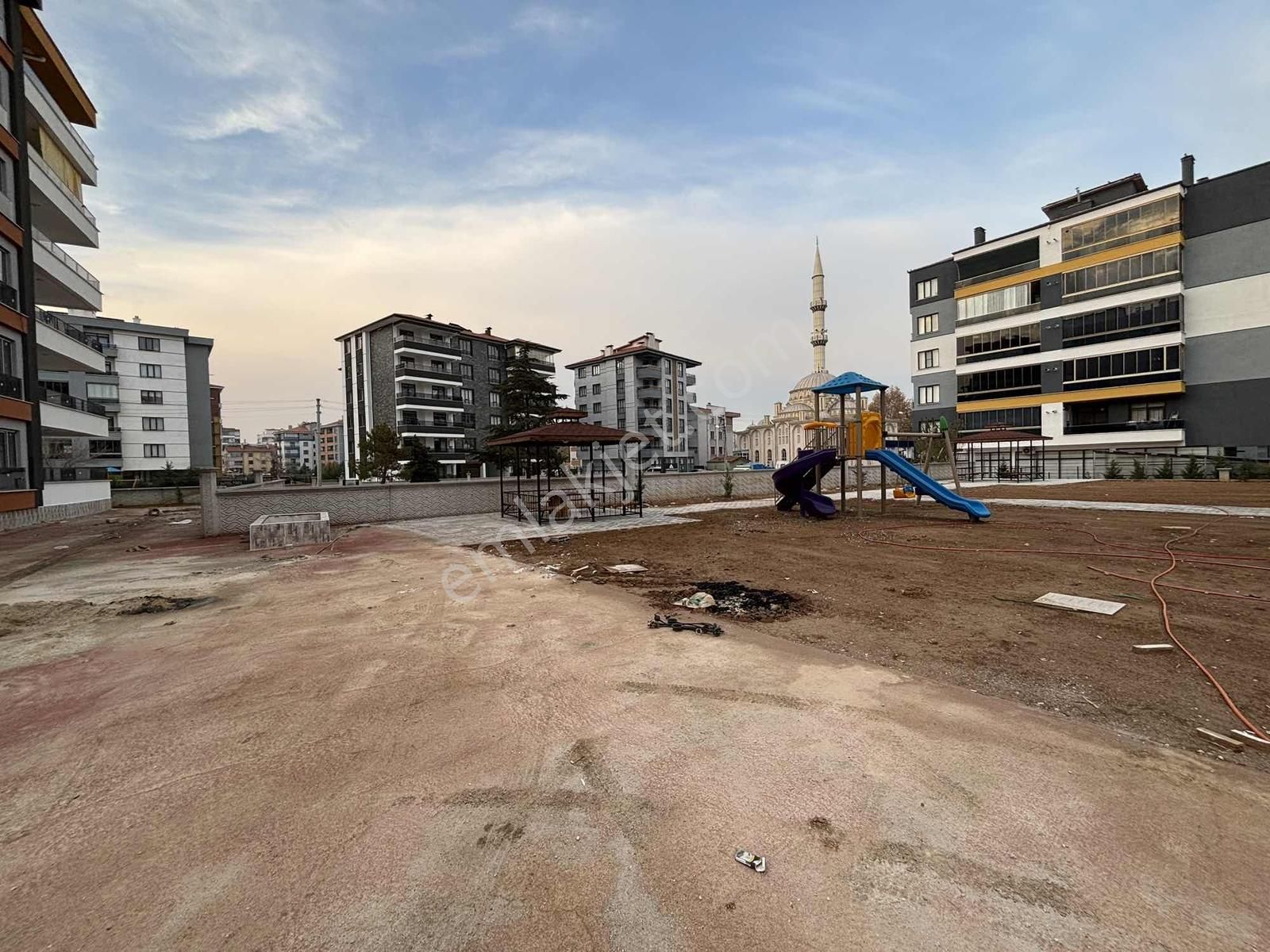 Cemil Şimşekten Selim Sultan Mah Ara Kat Sıfır 4+1 Satlık Daire - Görsel 9