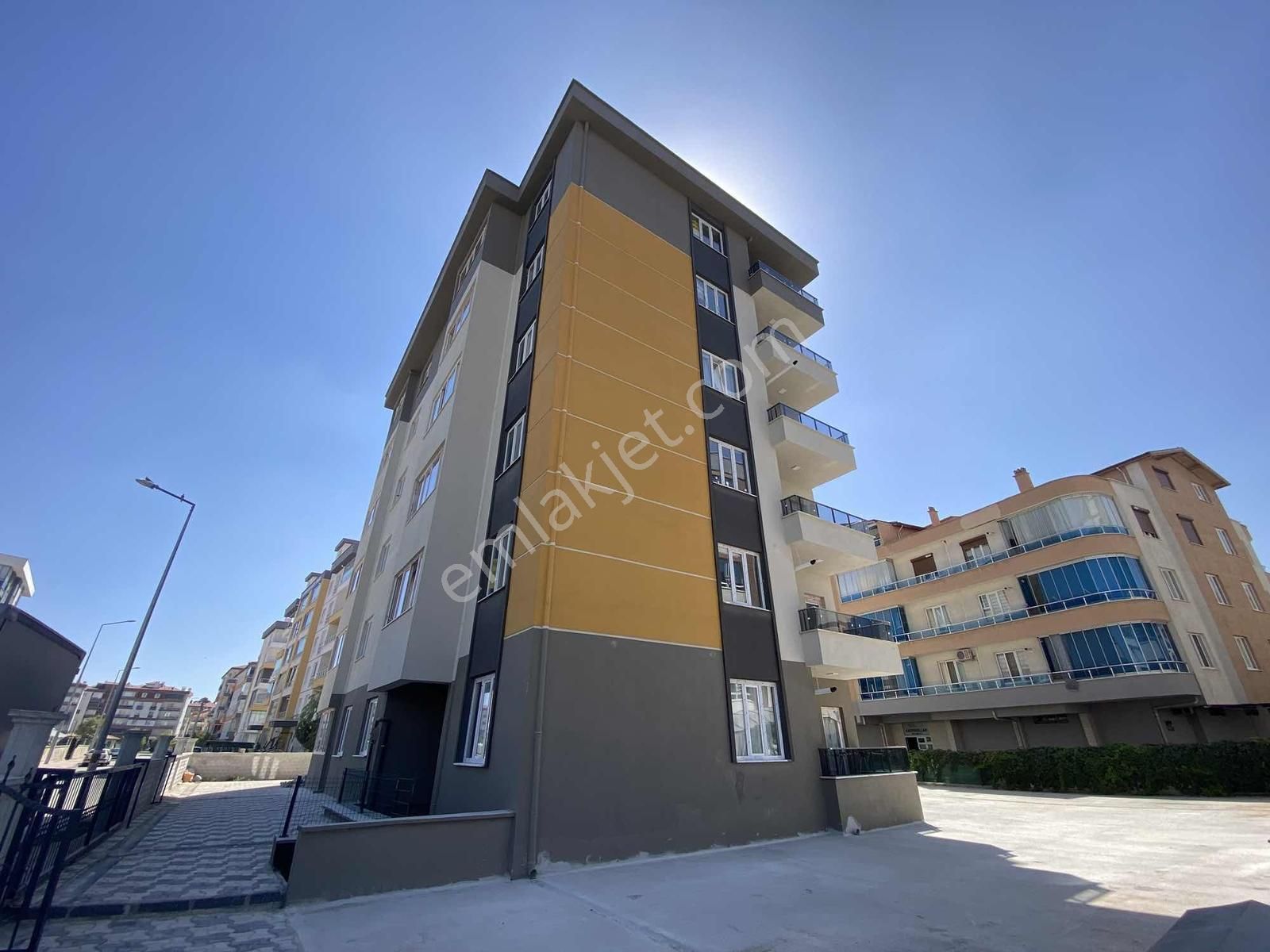 Cemil Şimşek'ten Küçük Kumköprüde Sıfır Satılık Arakat 3+1 - Görsel 3