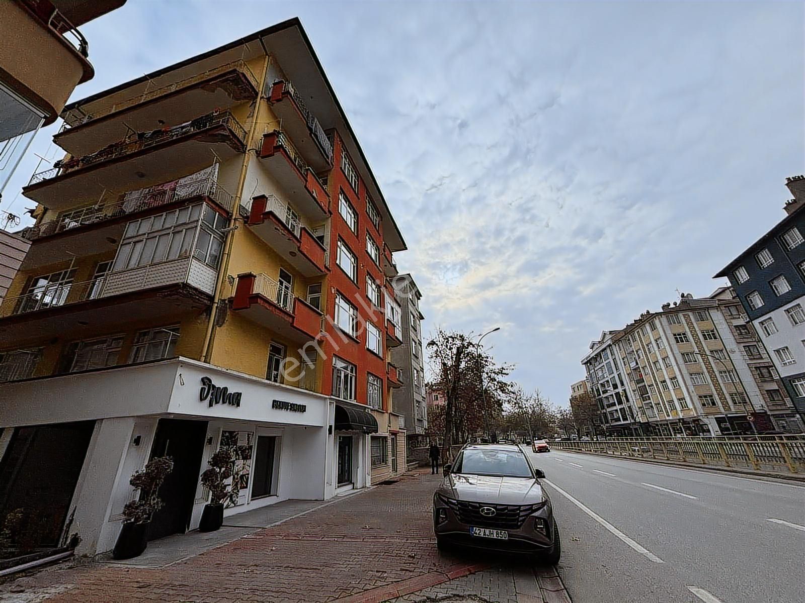 Cemil Şimşek'ten Barbaros İöo Nun Arkasında Bakımlı Daire
