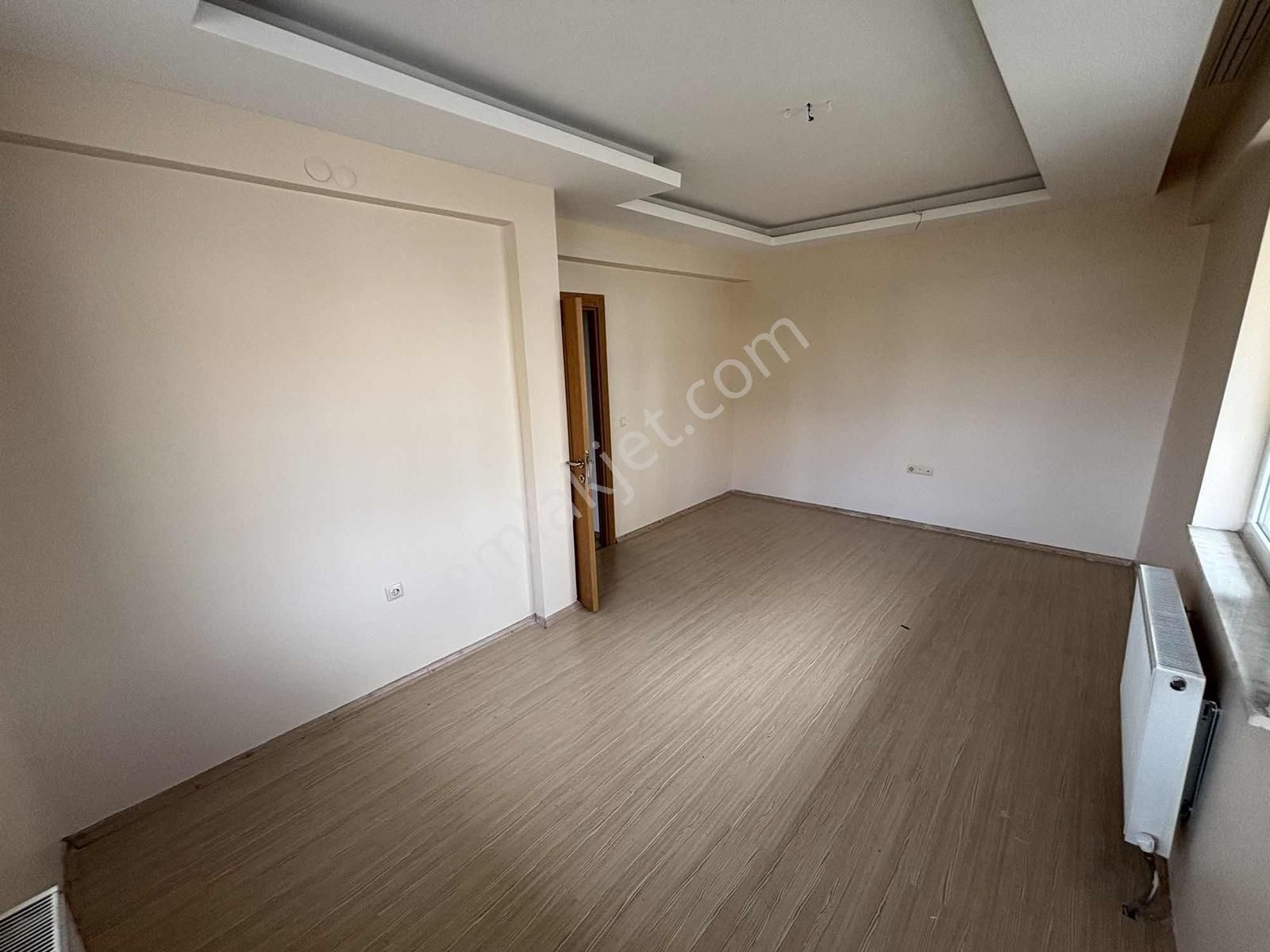 Cemil Şimşek'ten Erenlerde Merkezi Konumda 3+1 Fırsat Daire - Görsel 5