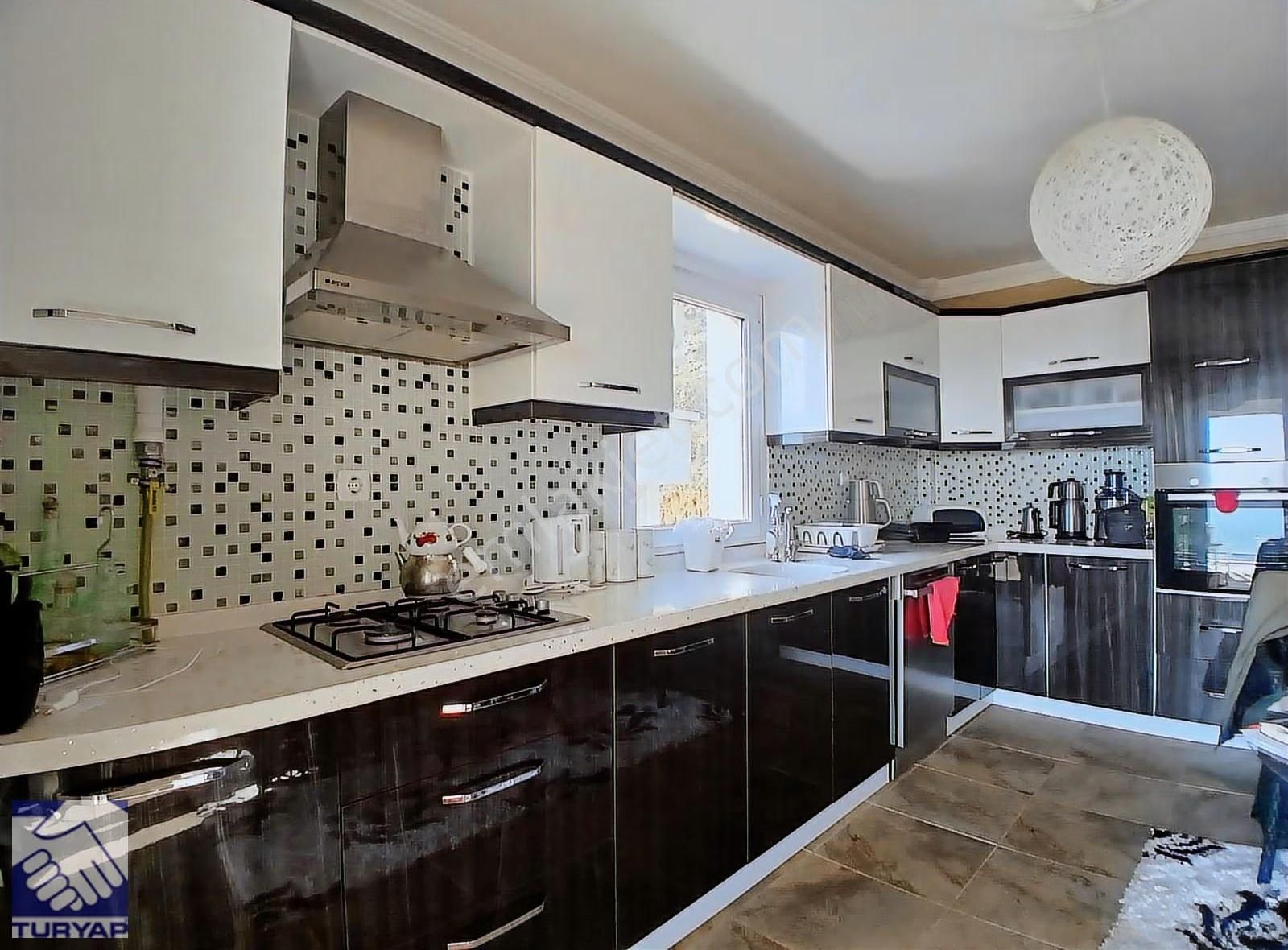 Kuşadası Ege Mahallesinde Satılık Geniş 3+1 Daire - Görsel 20