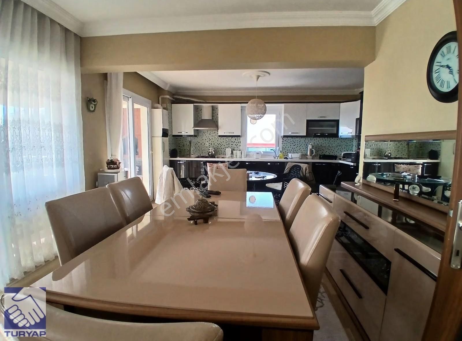 Kuşadası Ege Mahallesinde Satılık Geniş 3+1 Daire - Görsel 27