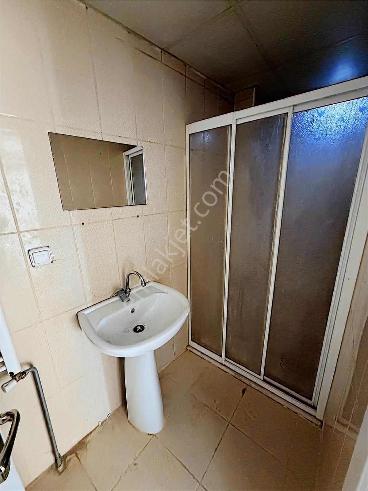 Oscar Emlak'tan Kırmızıtoprak Mahallesinde Yeni Boyalı 2+1 - Görsel 17