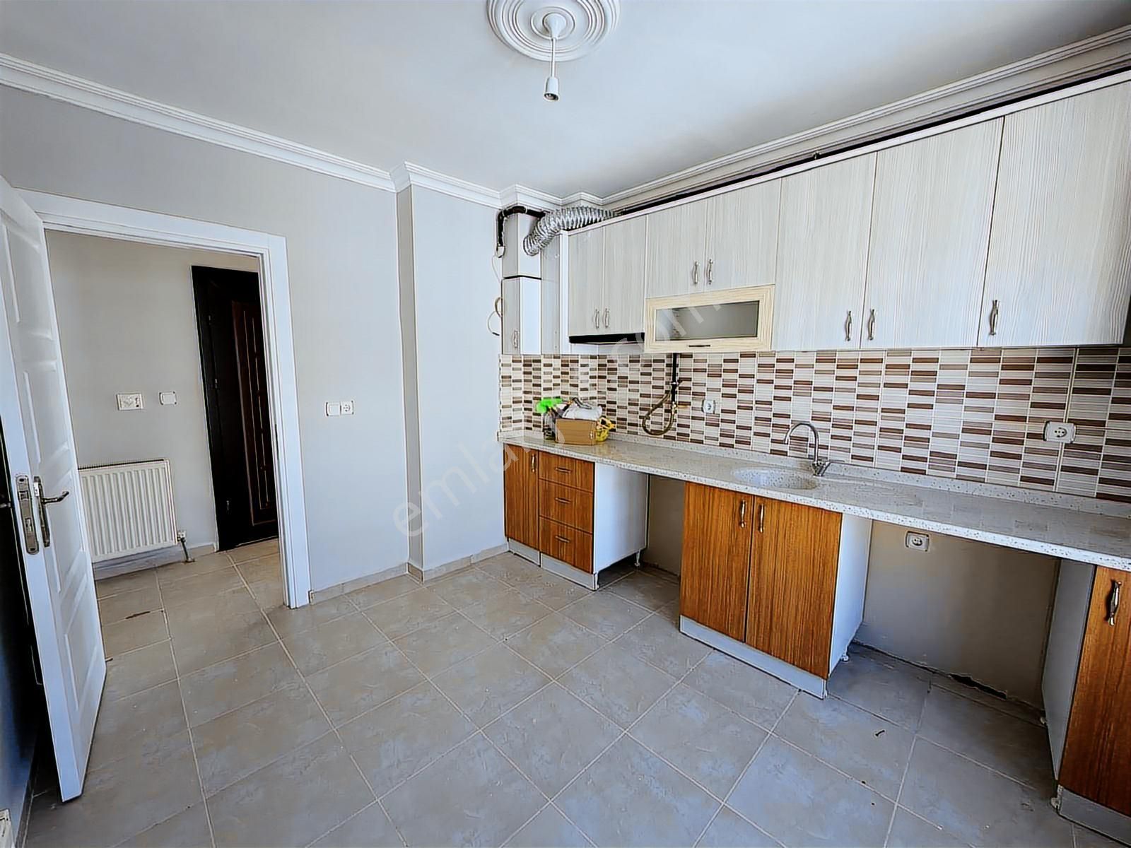 Oscar Emlak'tan Kırmızıtoprak Mahallesinde Yeni Boyalı 2+1 - Görsel 5