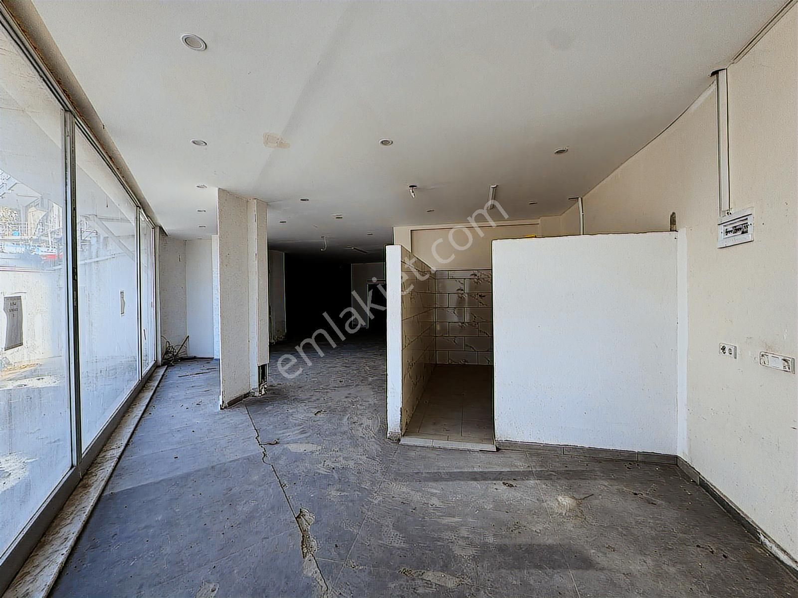 Beylikdüzü Dereağzı Da Satılık Düz Giriş 150 M2 Dükkan - Görsel 5