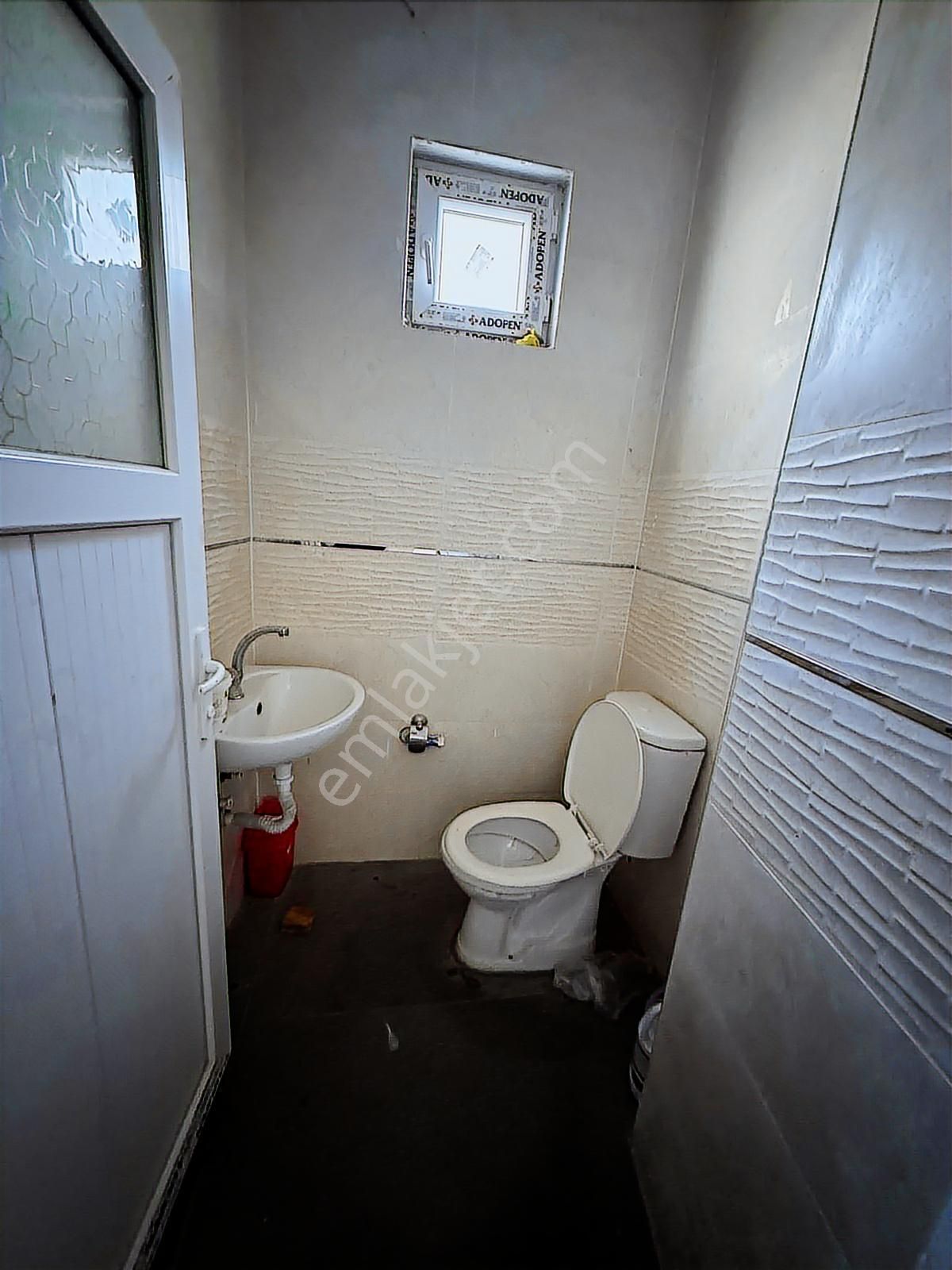 Beylikdüzü Dereağzı Da Satılık Düz Giriş 150 M2 Dükkan - Görsel 2