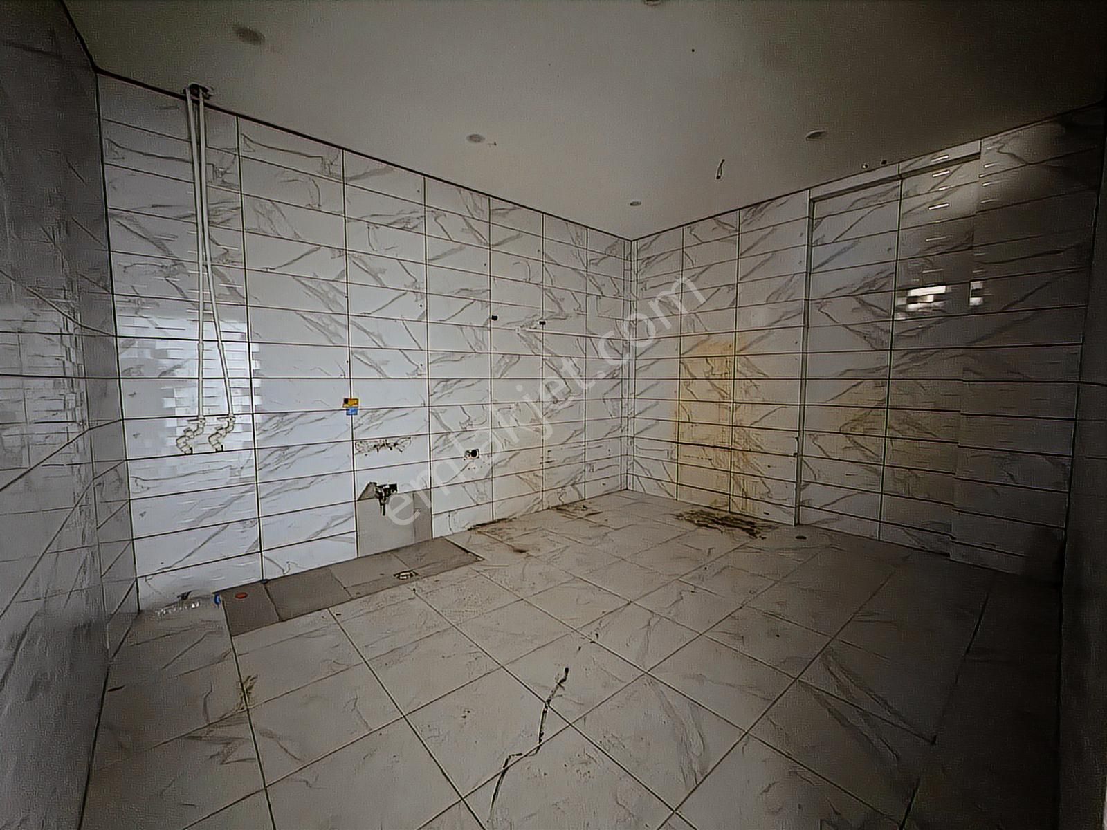 Beylikdüzü Dereağzı Da Satılık Düz Giriş 150 M2 Dükkan - Görsel 7