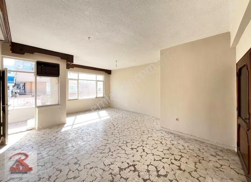 Kilise Civarı Geniş Kullanım Alanlı Açık Cepheli 3+1 Daire