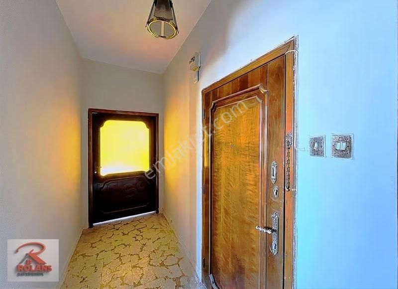 Kilise Civarı Geniş Kullanım Alanlı Açık Cepheli 3+1 Daire - Görsel 15