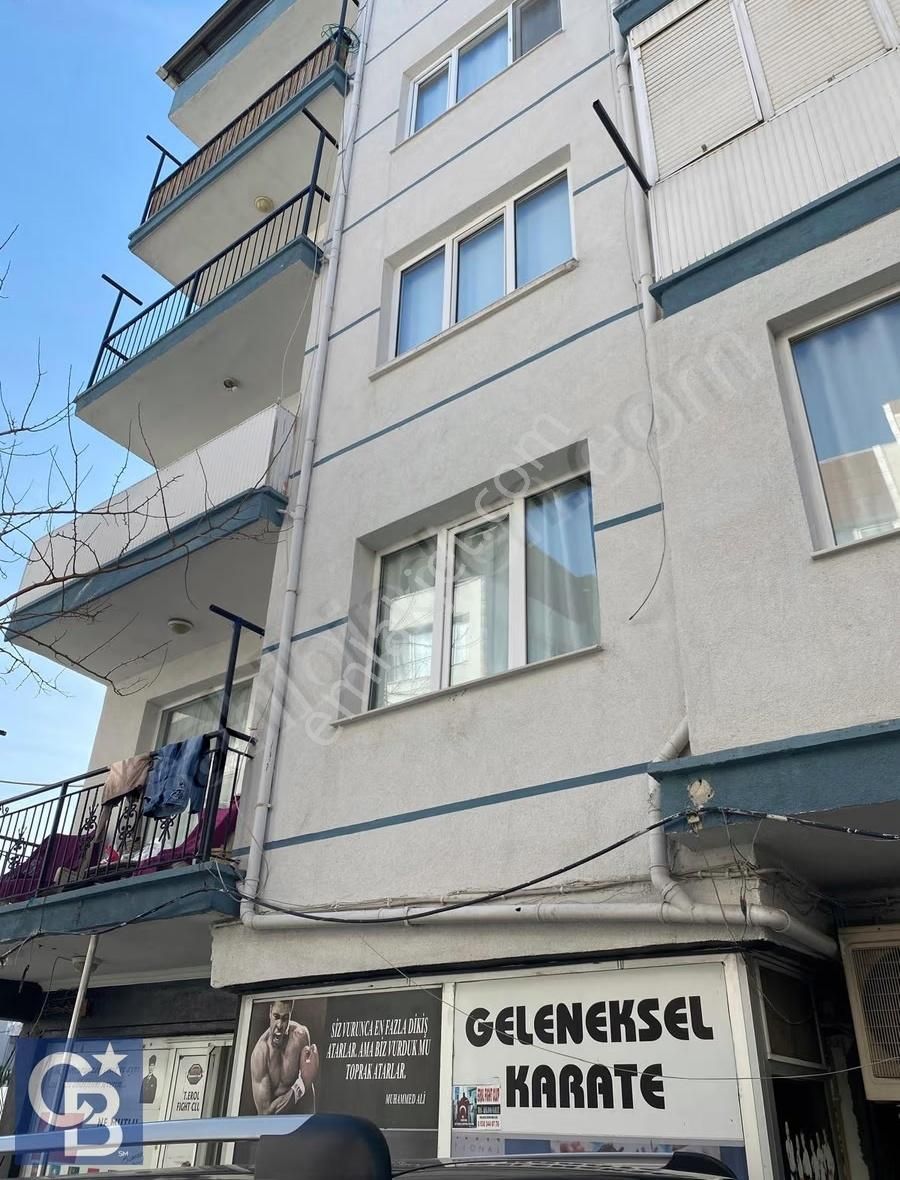 Aliağa Merkez'de Cadde Üzeri Geniş Kiralık 2+1 Daire - Görsel 14