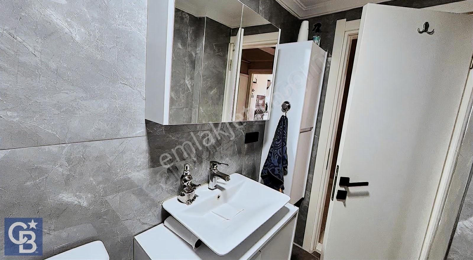 Aliağa Merkez'de Cadde Üzeri Geniş Kiralık 2+1 Daire - Görsel 3