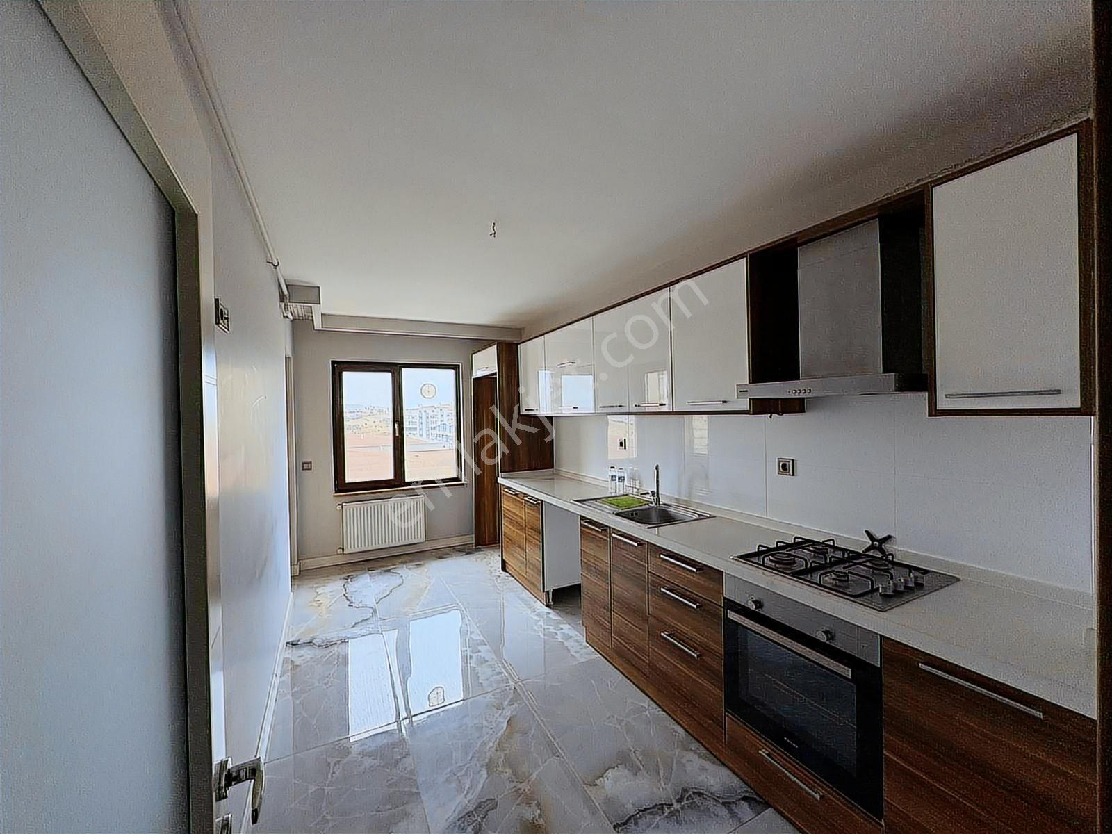 Remax Advantage'den Kayapa'da Karnur Ata Sitesinde Kiralık 3+1 - Görsel 17