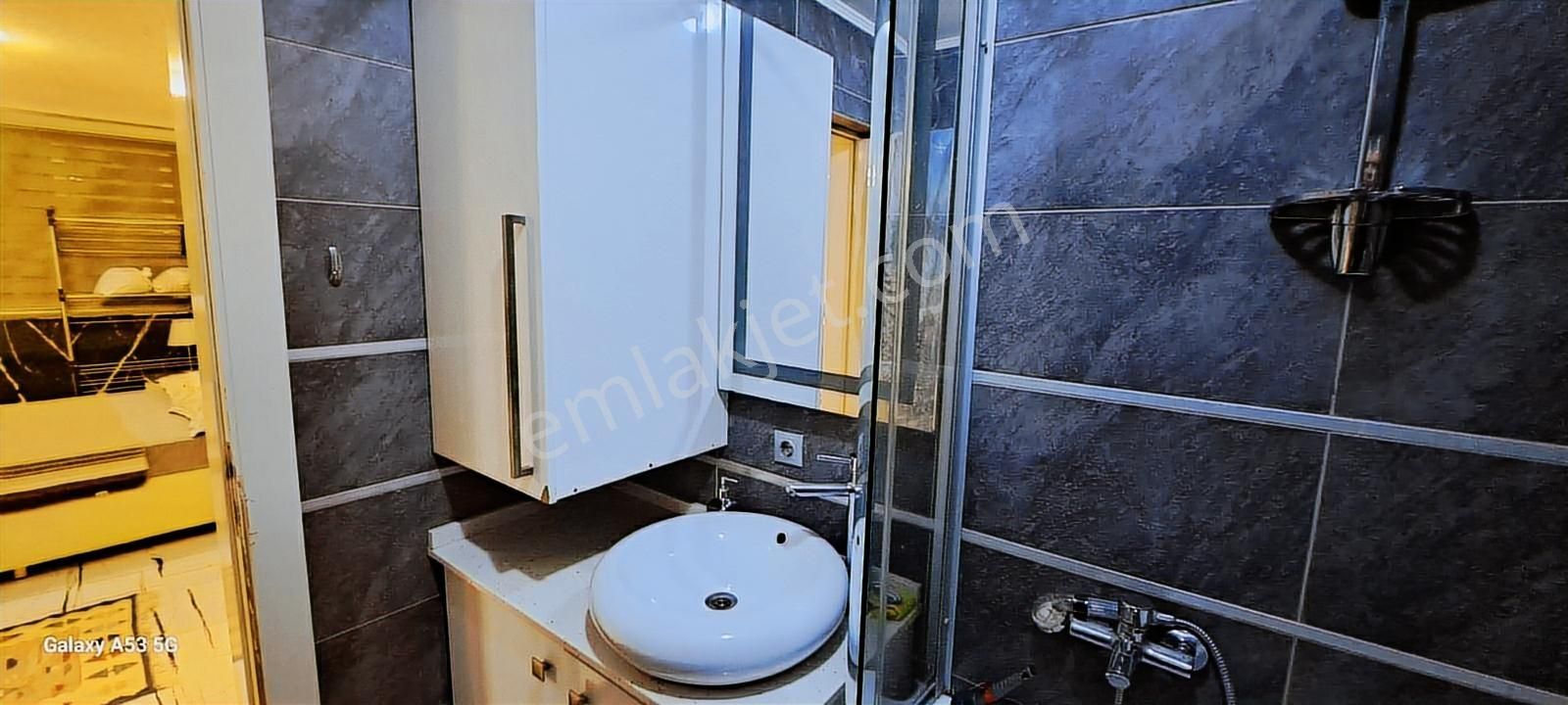 Alsancak 2. Kordon'da Eşyalı Kiralık Daire - Görsel 11