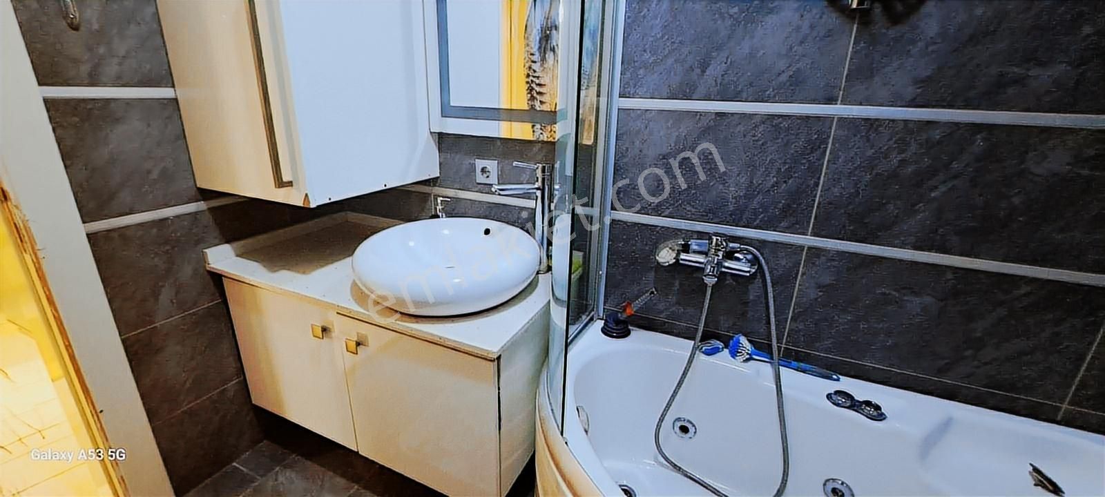 Alsancak 2. Kordon'da Eşyalı Kiralık Daire - Görsel 6