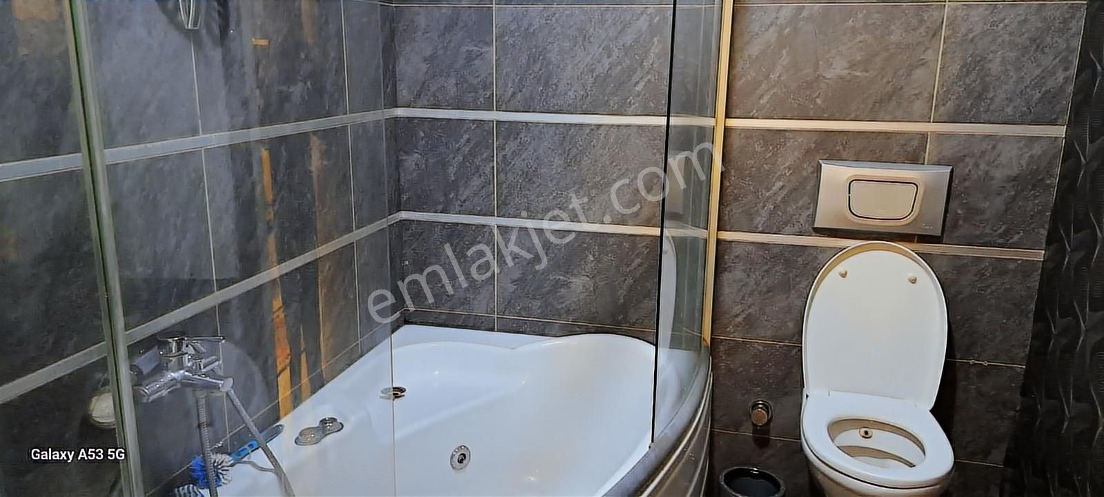 Alsancak 2. Kordon'da Eşyalı Kiralık Daire - Görsel 23