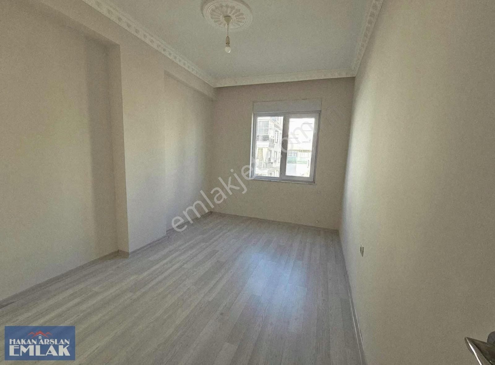 Kütükçü Mahahallesinde Geniş Yol Cepheli 2+1 Kiralık Daire - Görsel 2