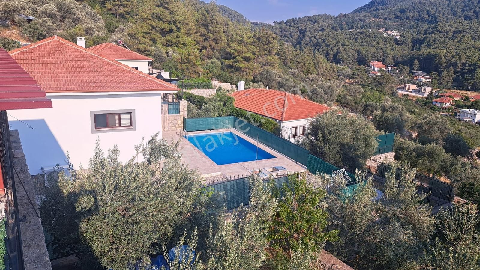 Stoptan Fethiye Üzümlü De Kiralık Doğa Manzaralı Villa